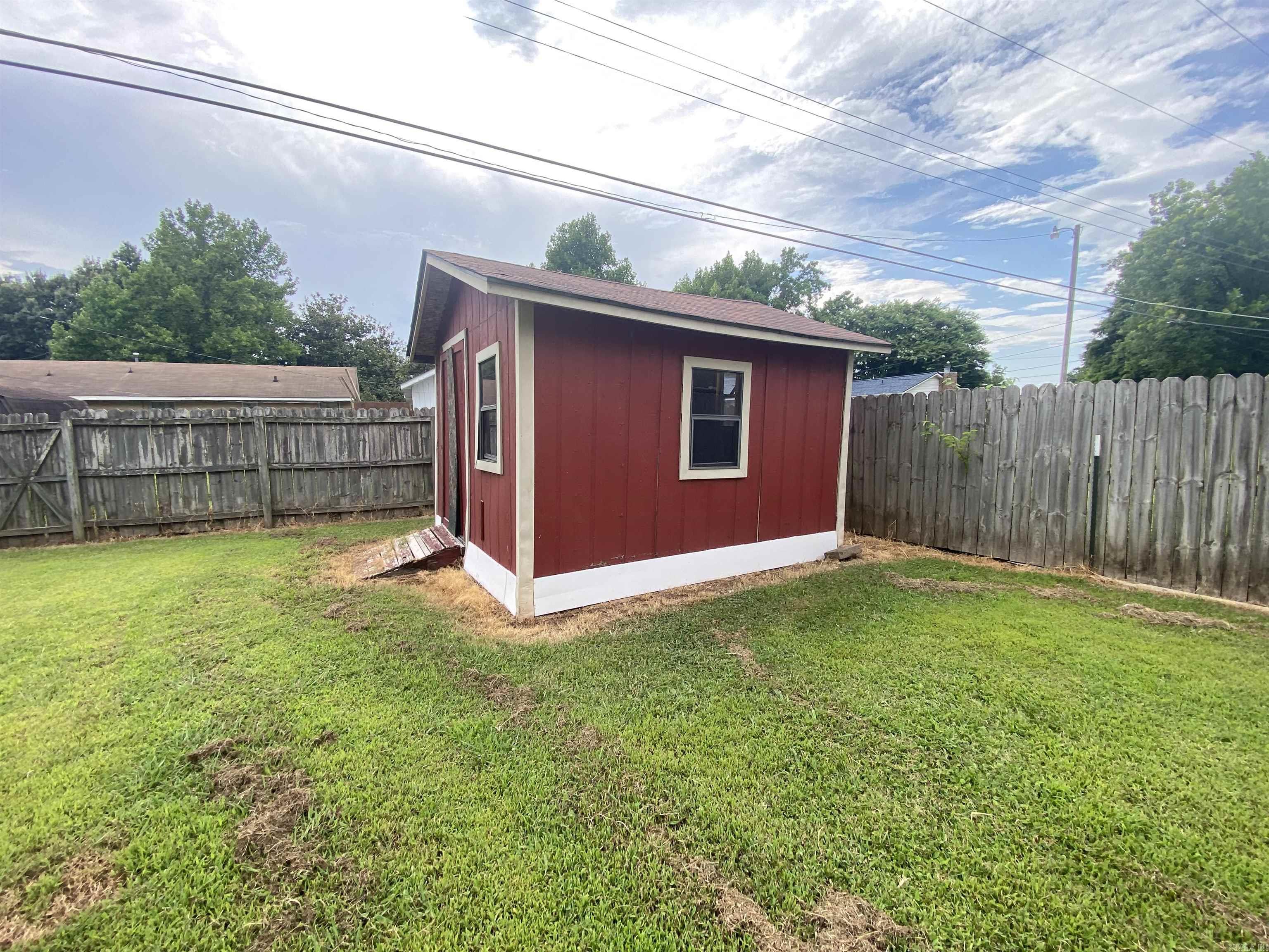 112 S Parkview Trumann, AR 72472