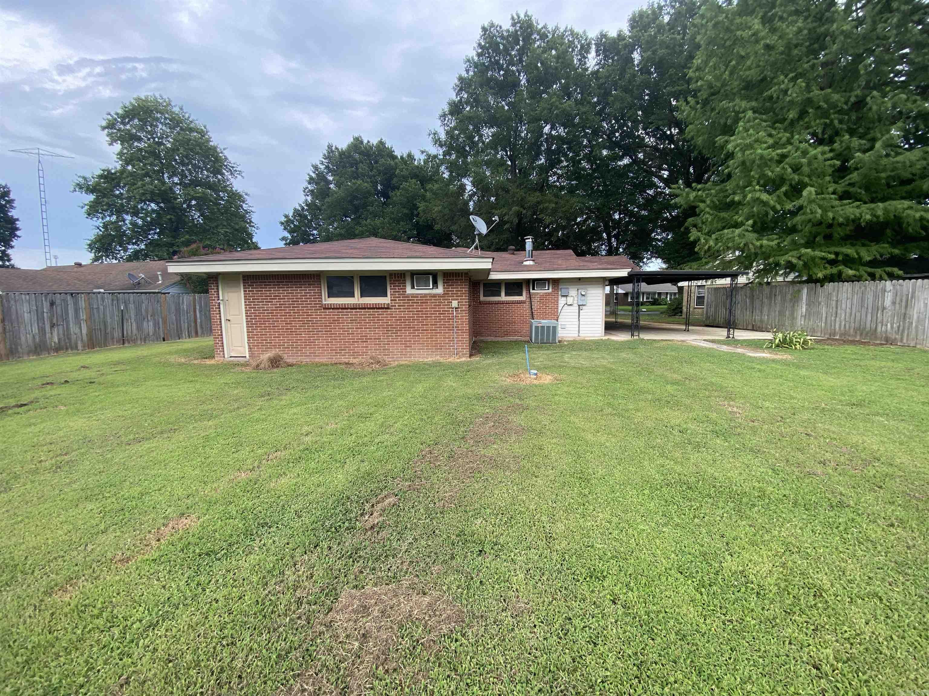 112 S Parkview Trumann, AR 72472