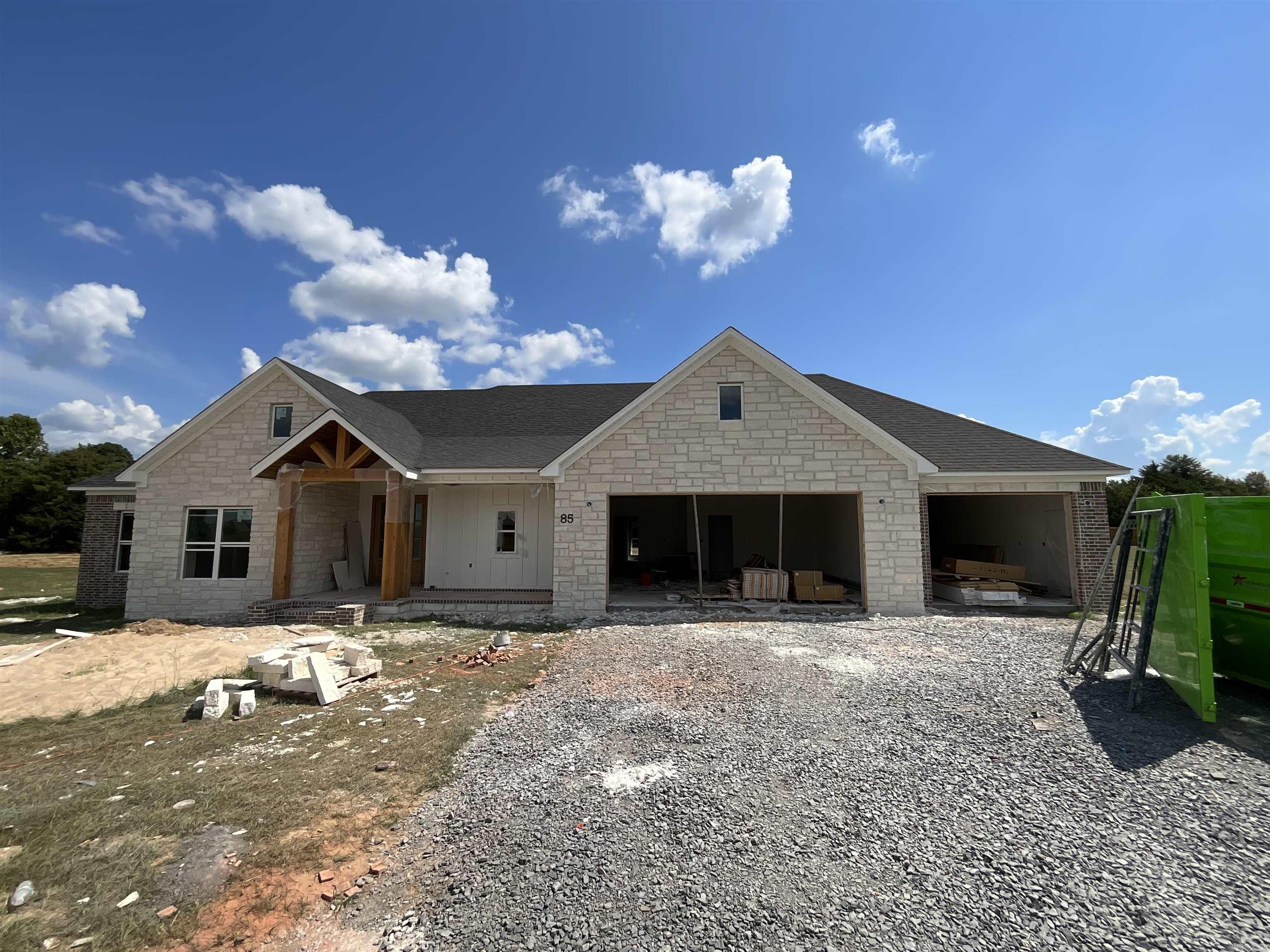 85 Emerald Lane