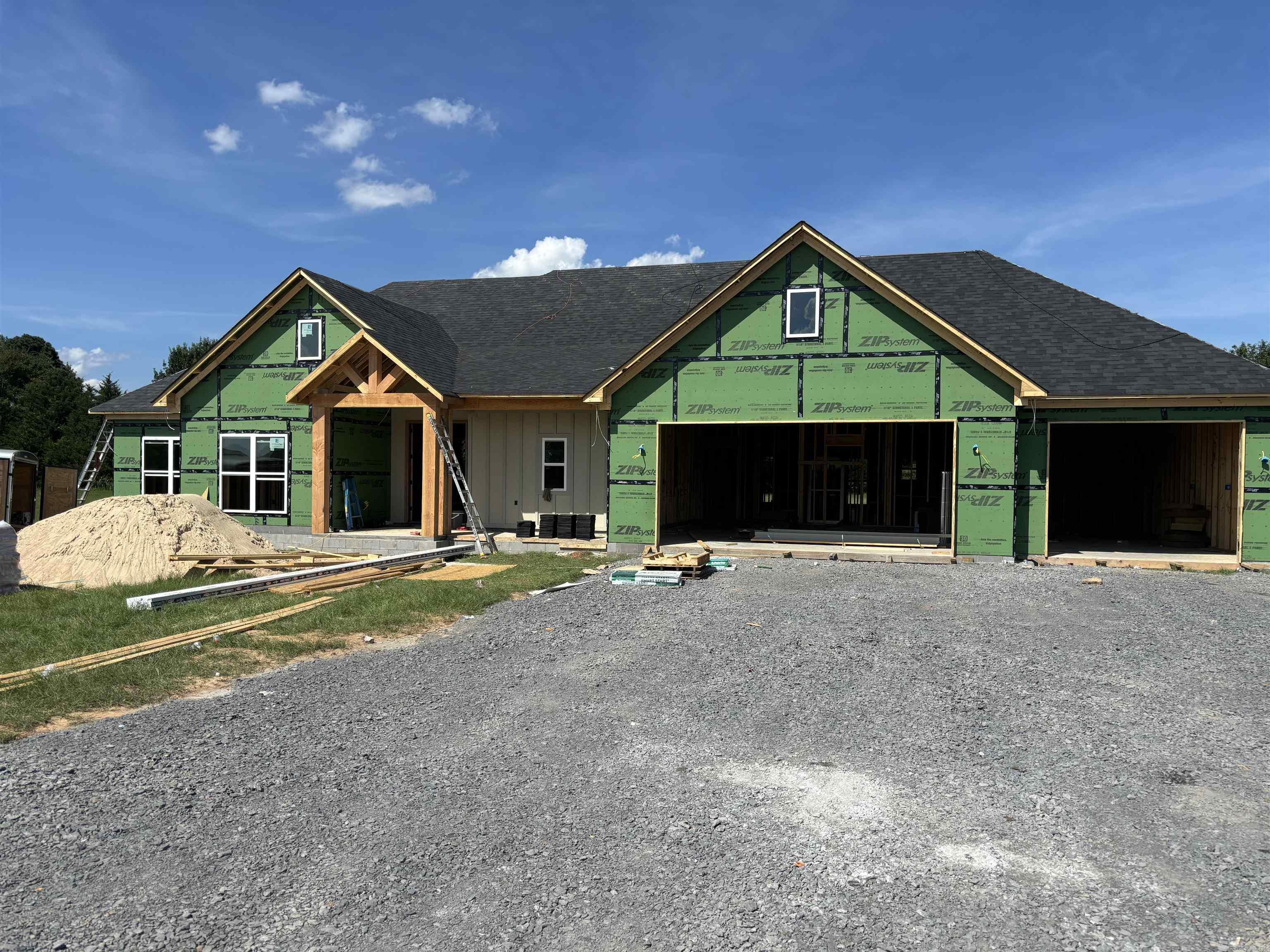 85 Emerald Lane