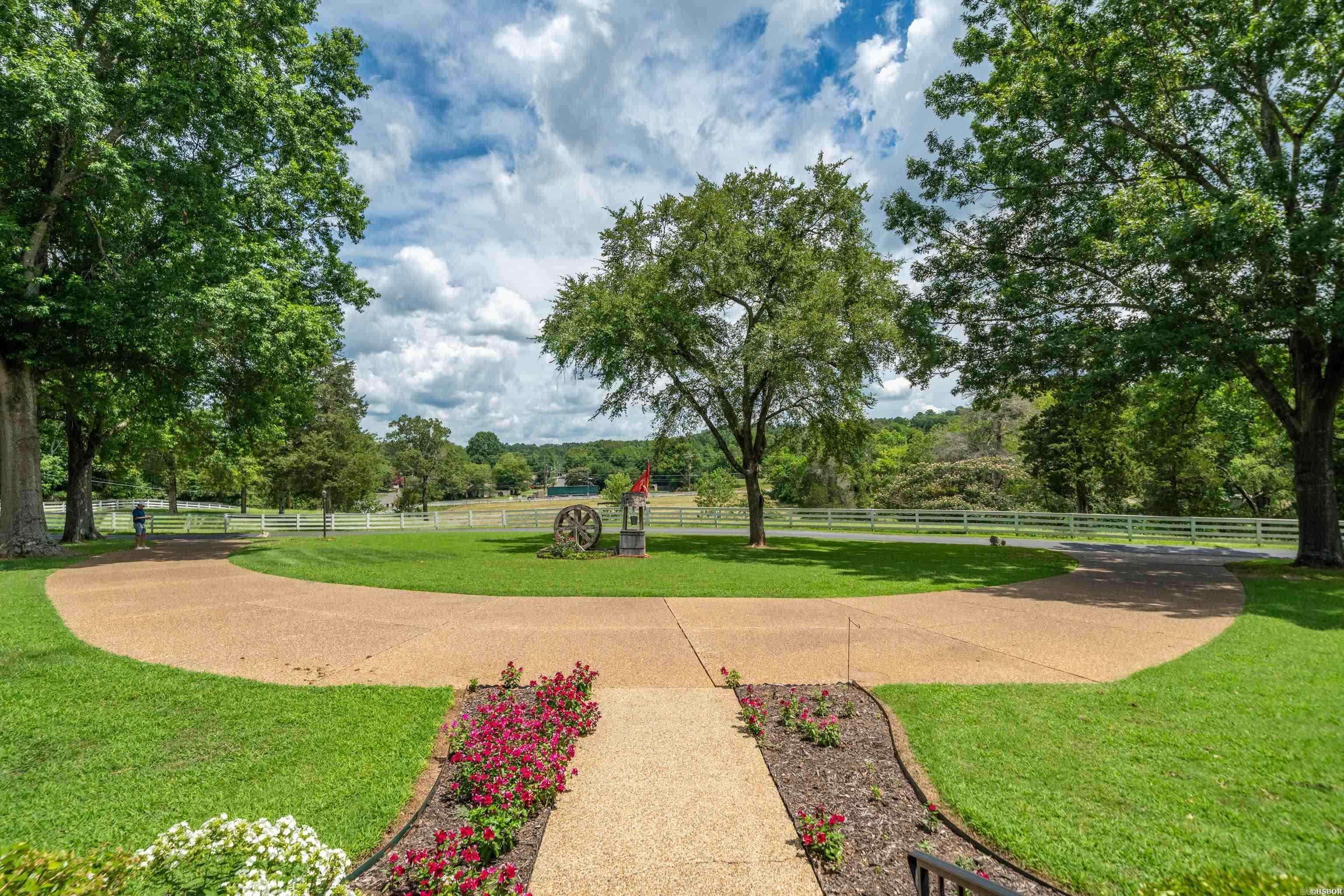 2708 Malvern Avenue Hot Springs, AR 71901