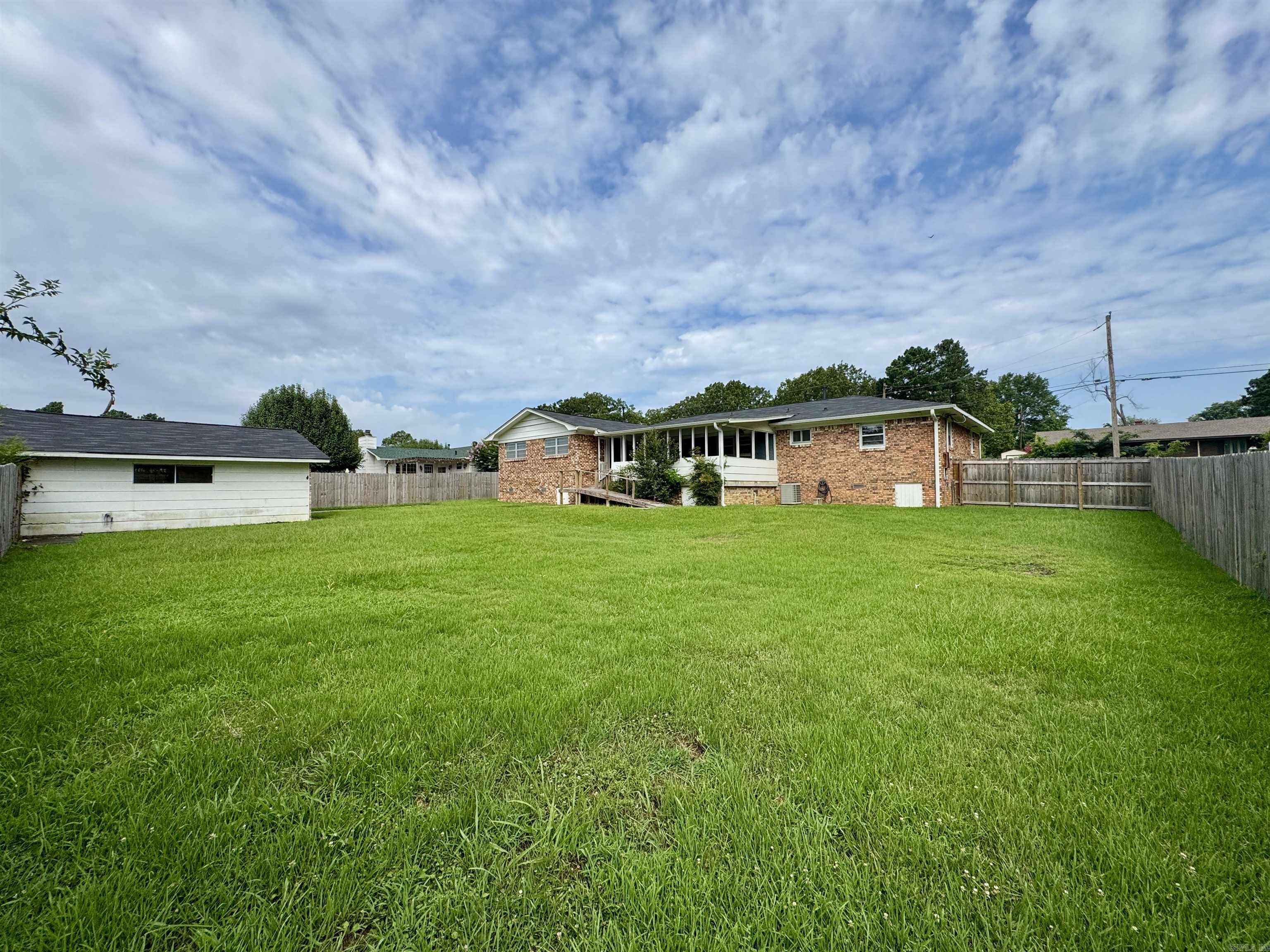 2204 E Lee Ave Sherwood, AR 72120