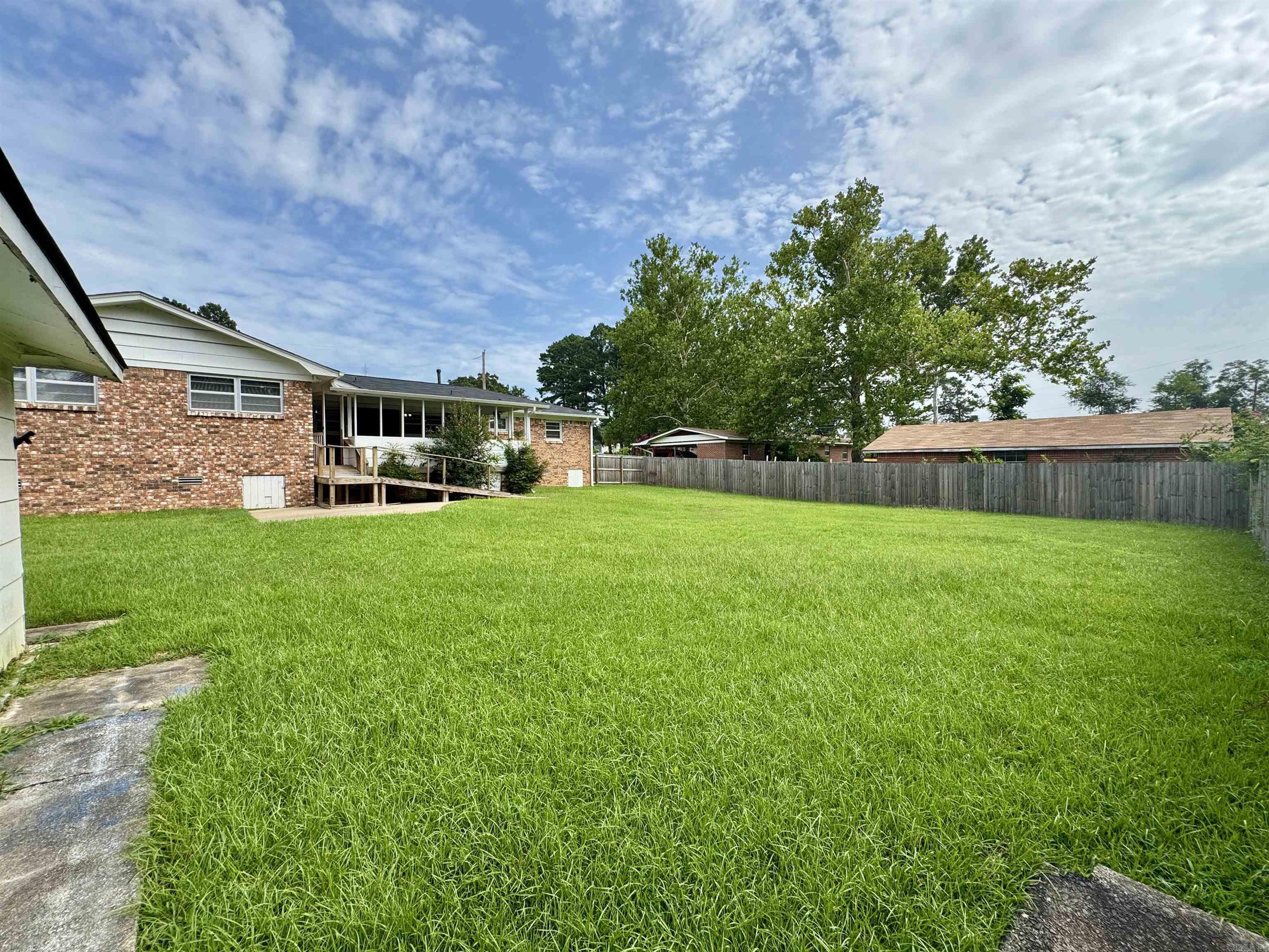 2204 E Lee Ave Sherwood, AR 72120