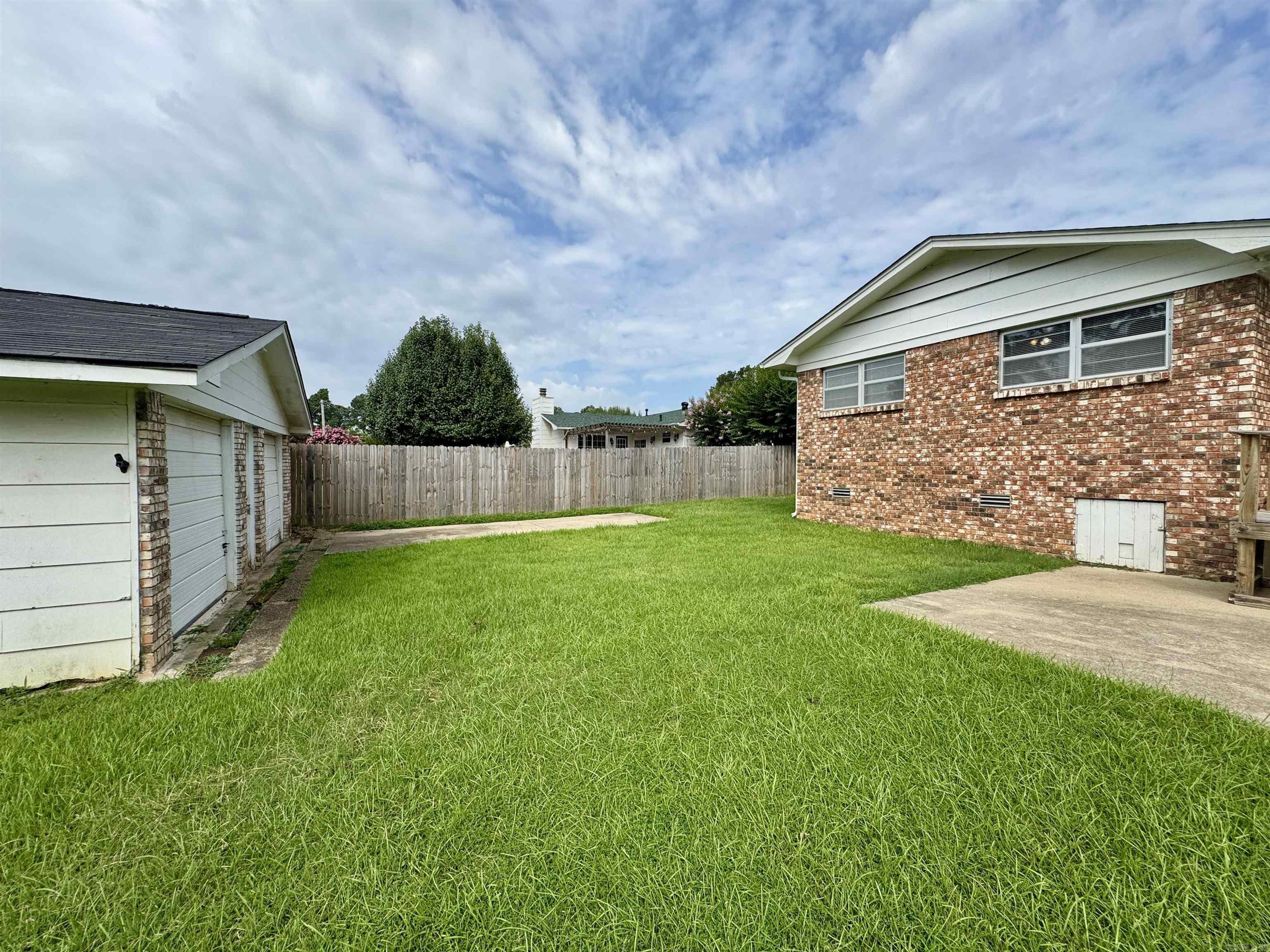 2204 E Lee Ave Sherwood, AR 72120
