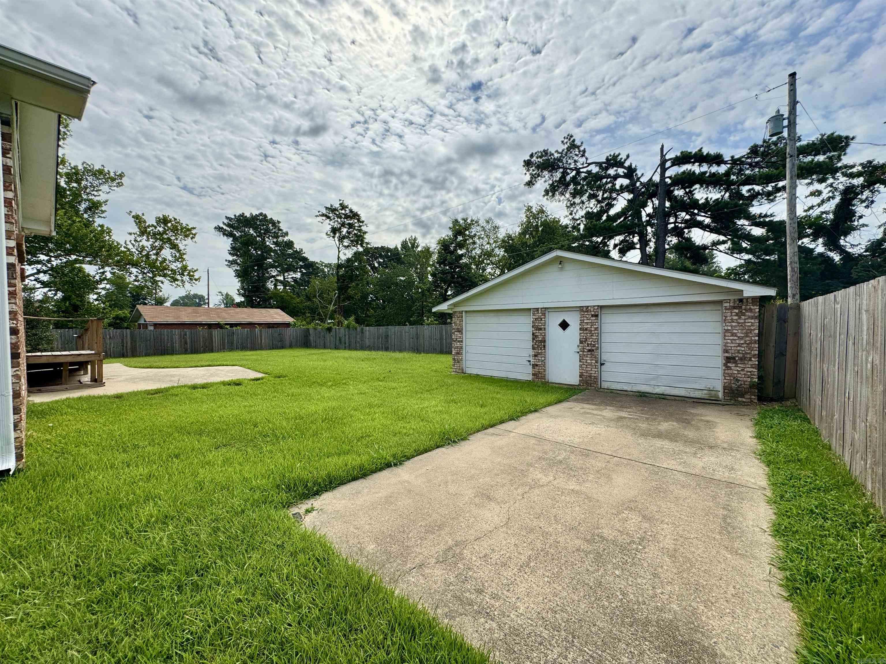 2204 E Lee Ave Sherwood, AR 72120