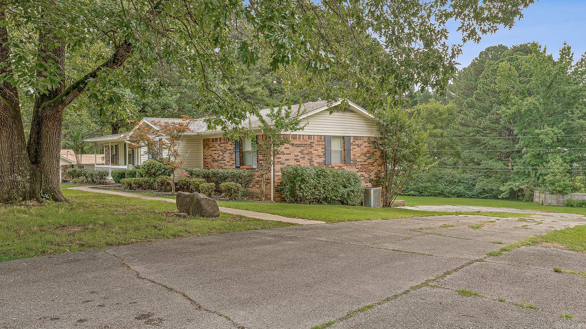3920 Mardis Wood Drive Jonesboro, AR 72404-8504