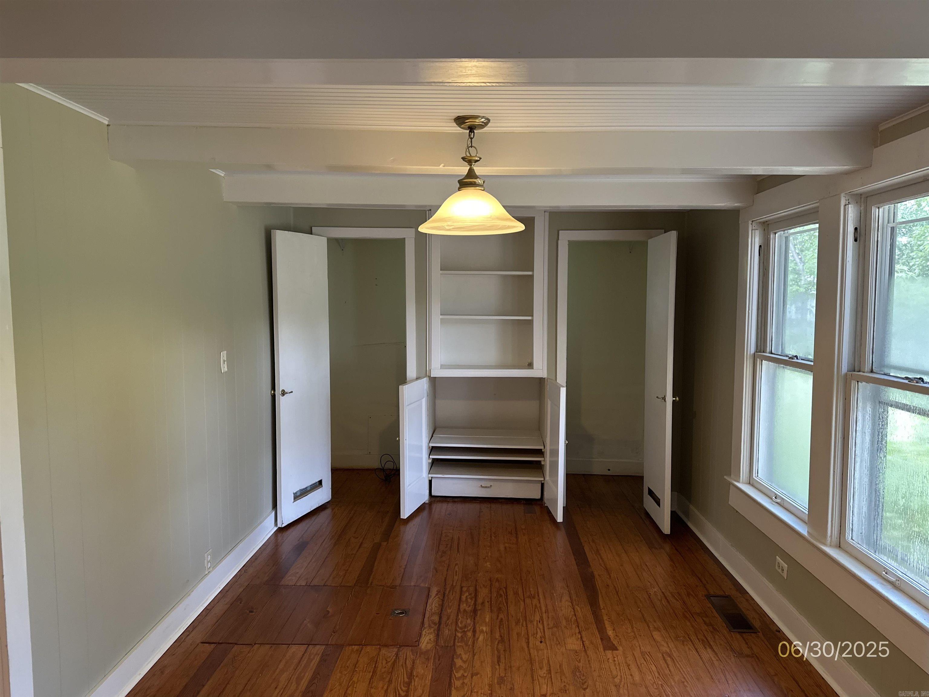 211 E J Street Russellville, AR 72801