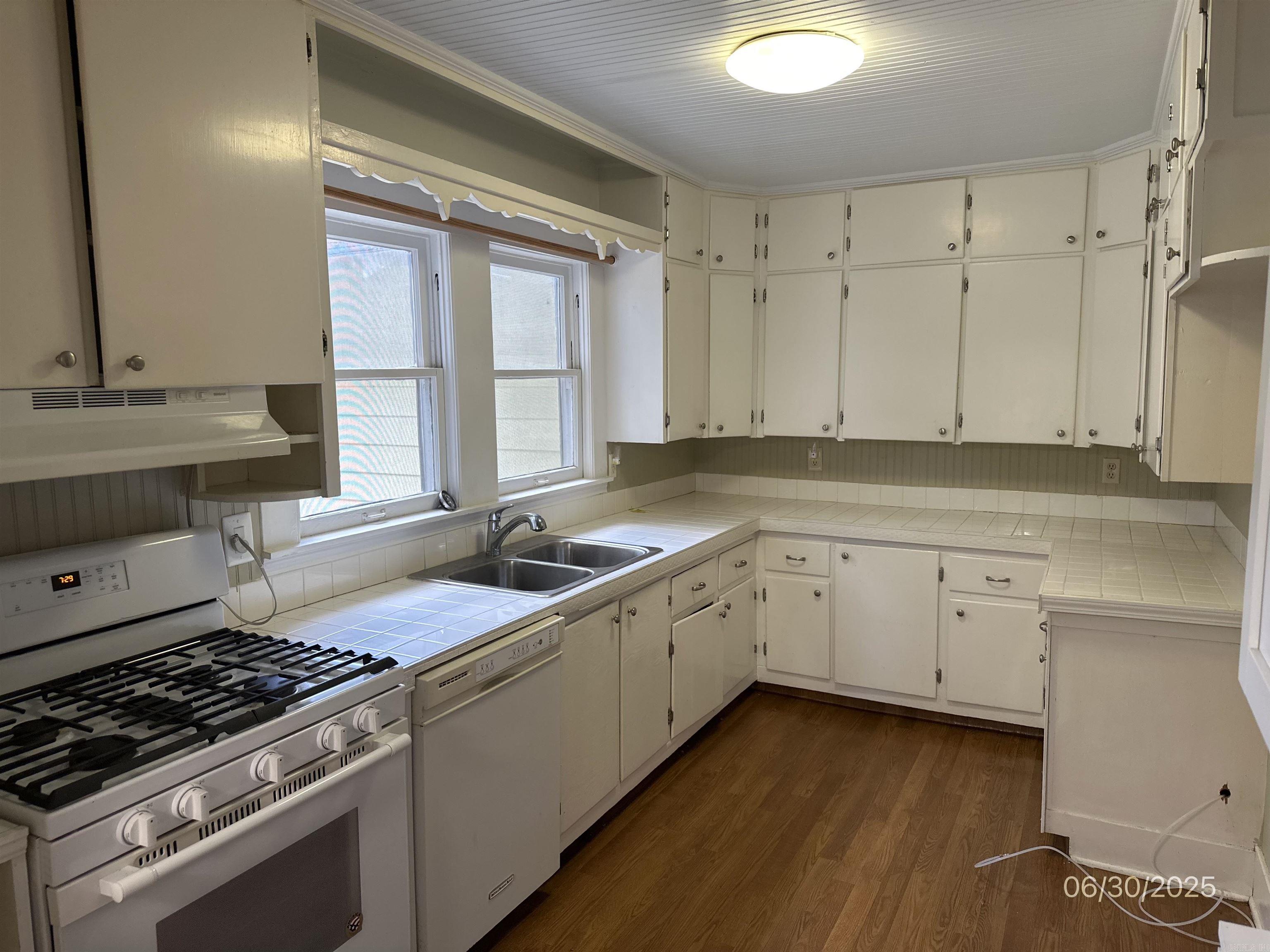 211 E J Street Russellville, AR 72801