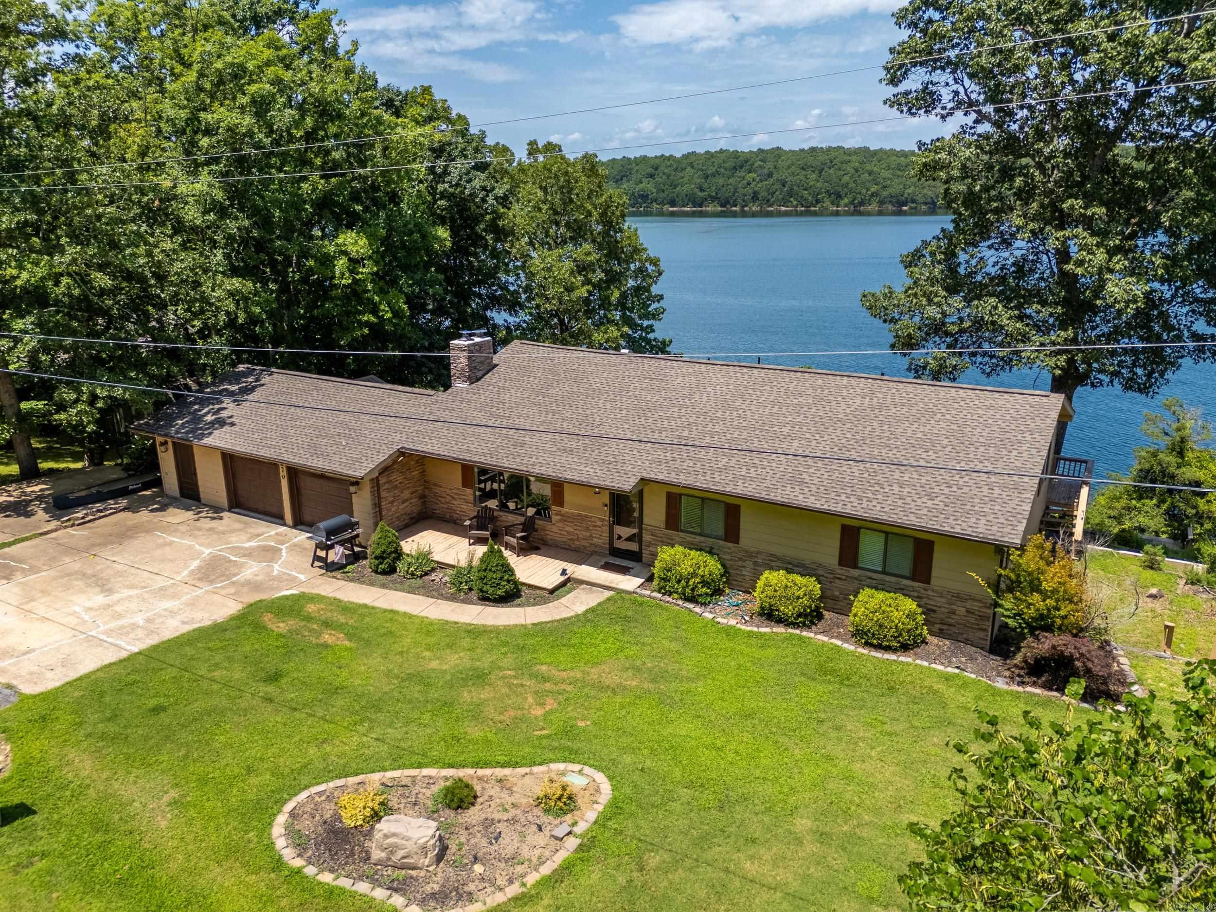 270 Ferncliff Point Bull Shoals, AR 72619