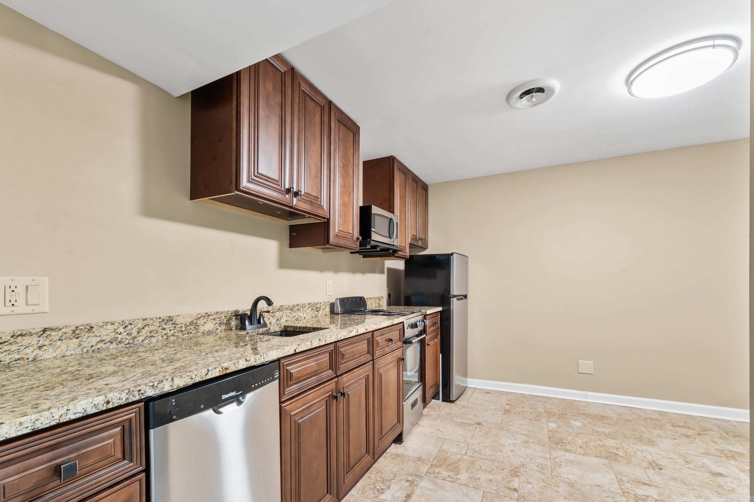 270 Ferncliff Point Bull Shoals, AR 72619