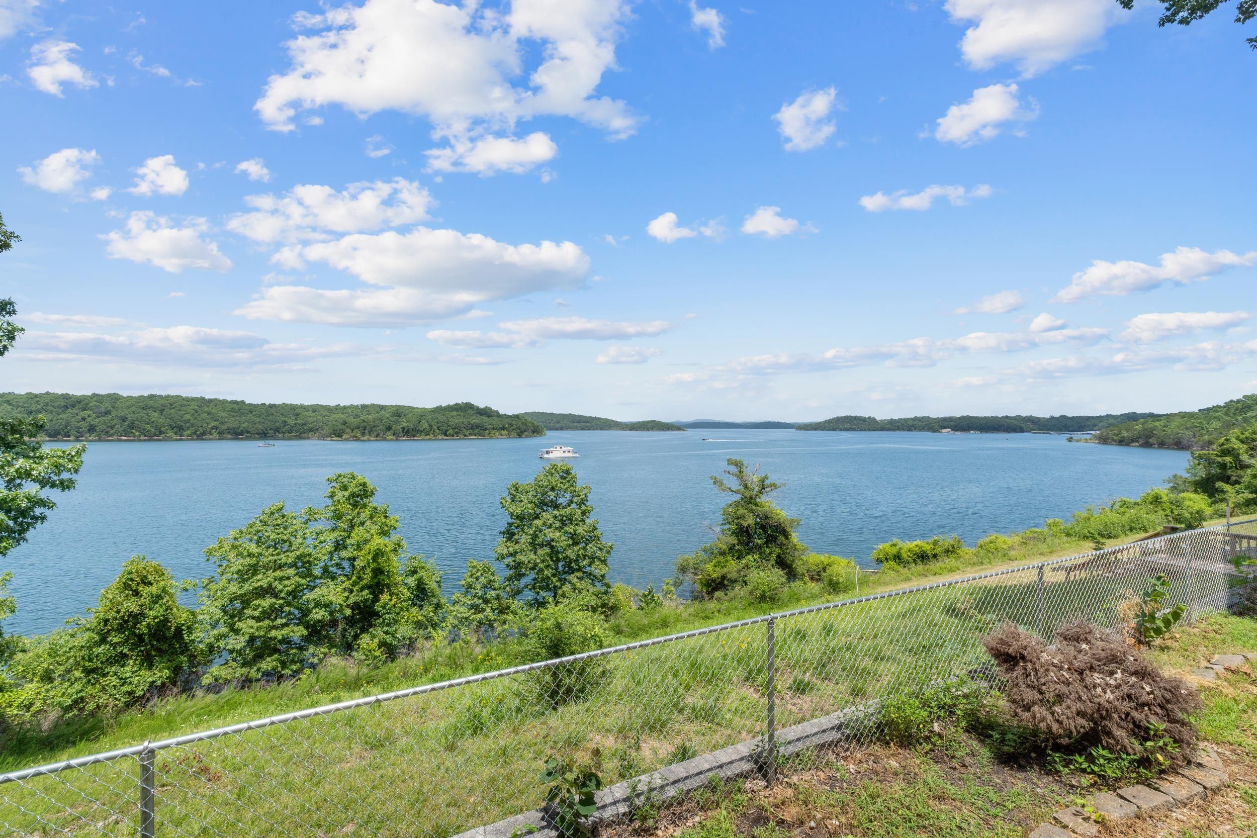 270 Ferncliff Point Bull Shoals, AR 72619
