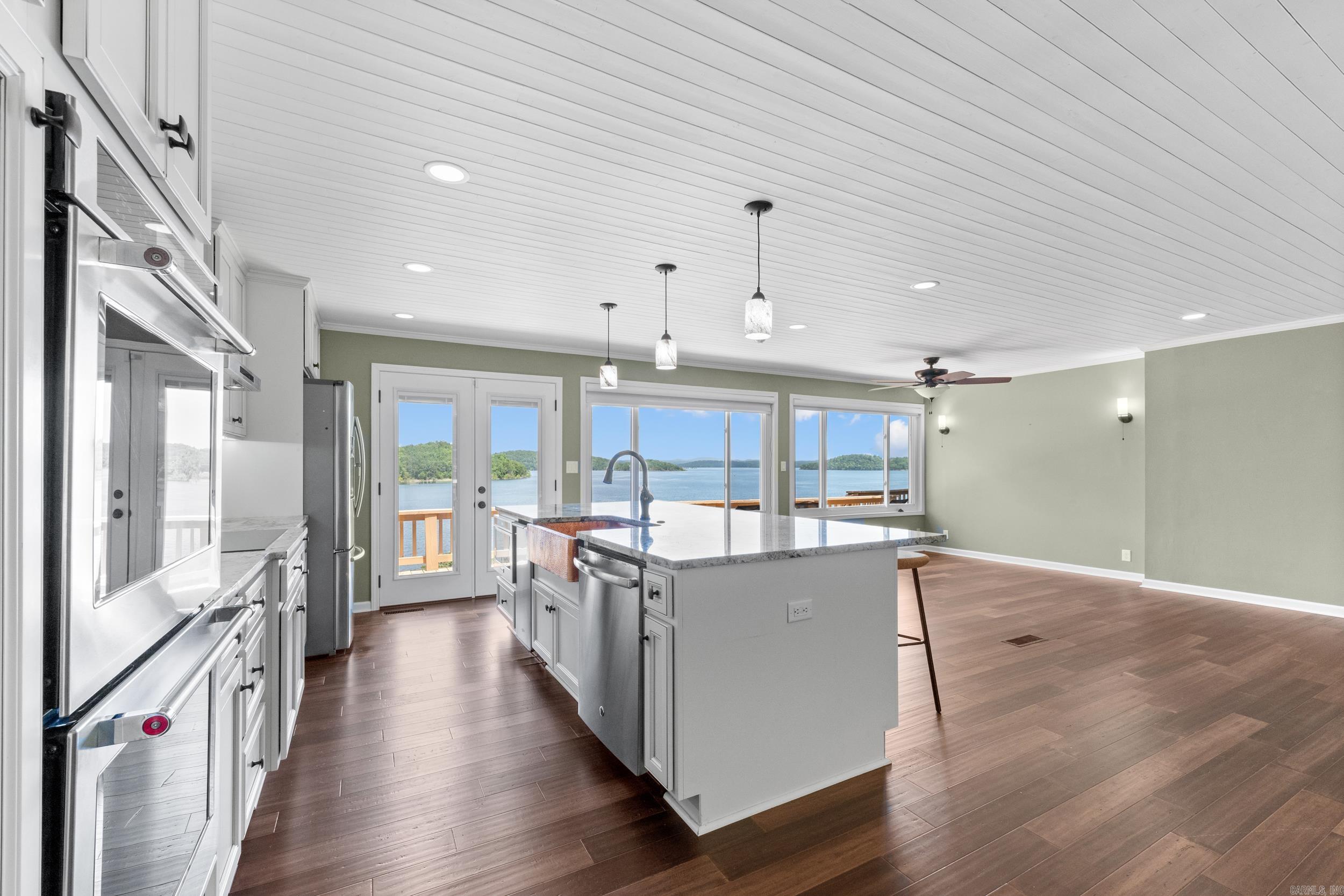 270 Ferncliff Point Bull Shoals, AR 72619
