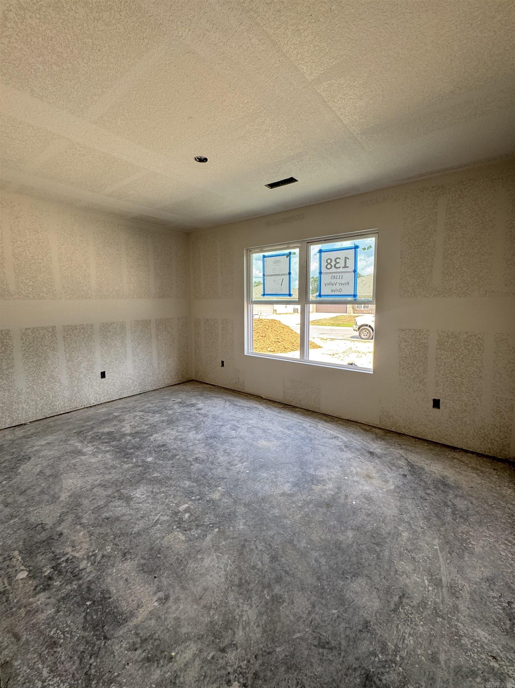 11185 River Valley Drive Hensley, AR 72065