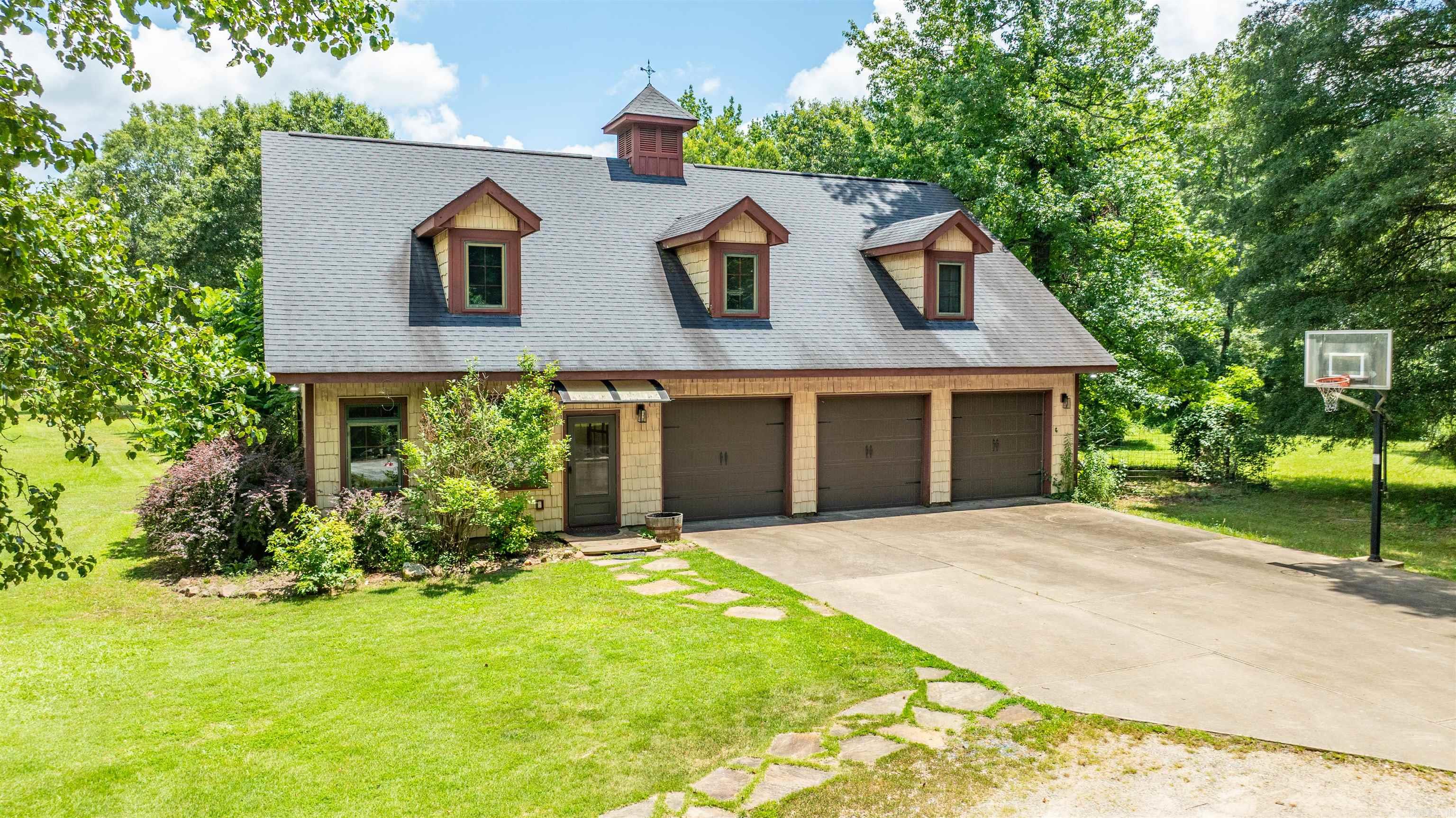 454 Clubhill Jessieville, AR 71949