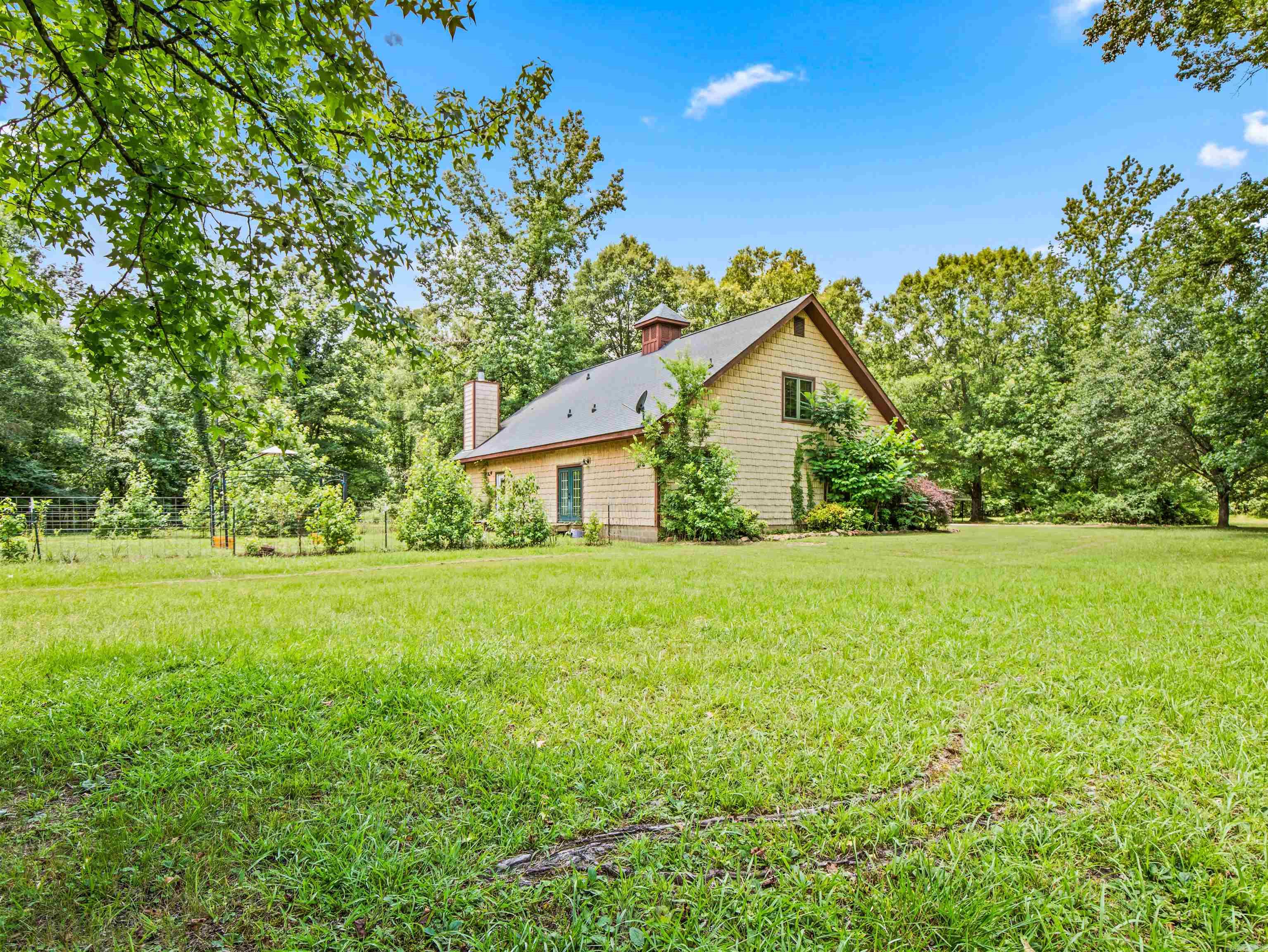 454 Clubhill Jessieville, AR 71949