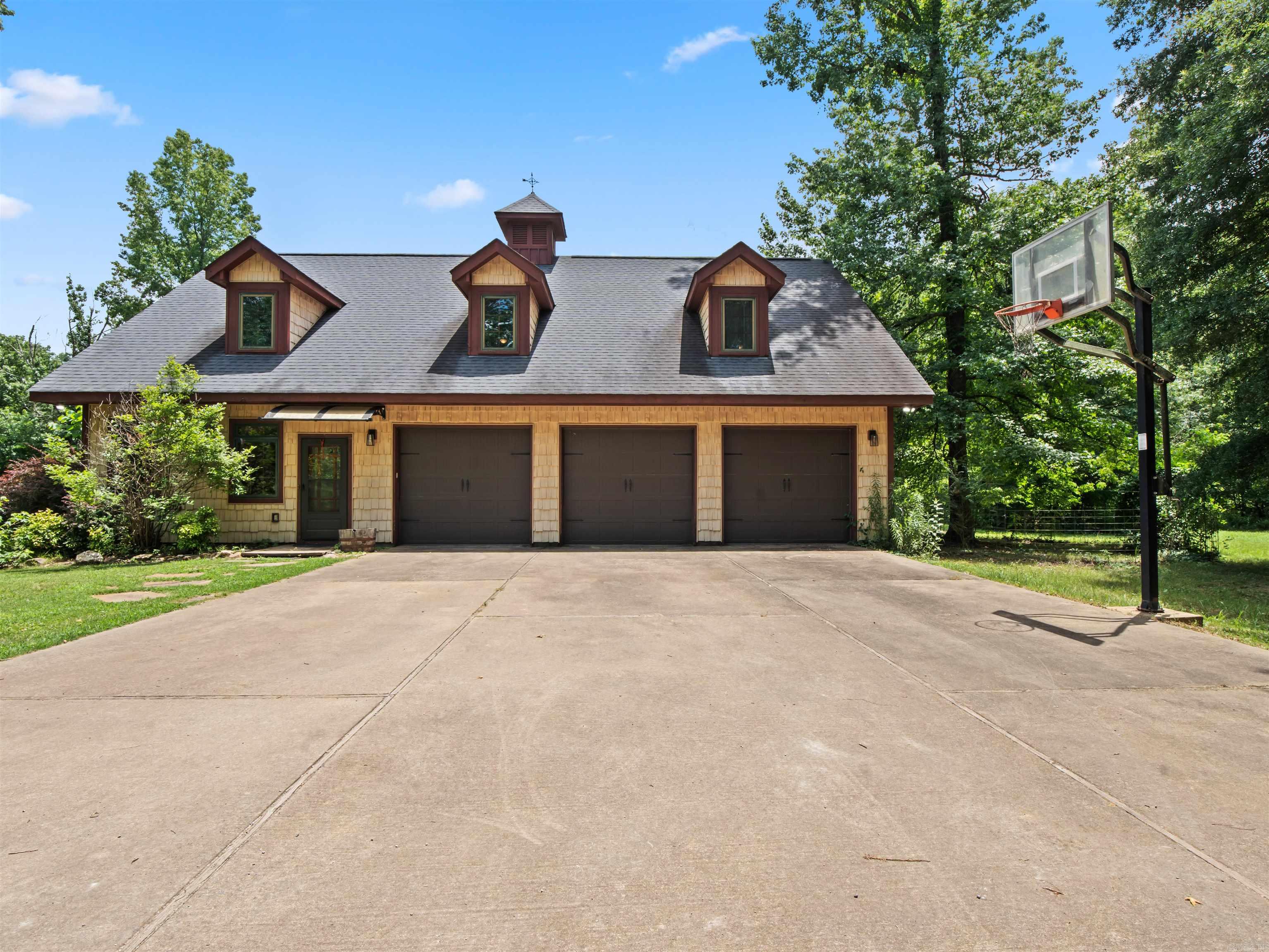 454 Clubhill Jessieville, AR 71949