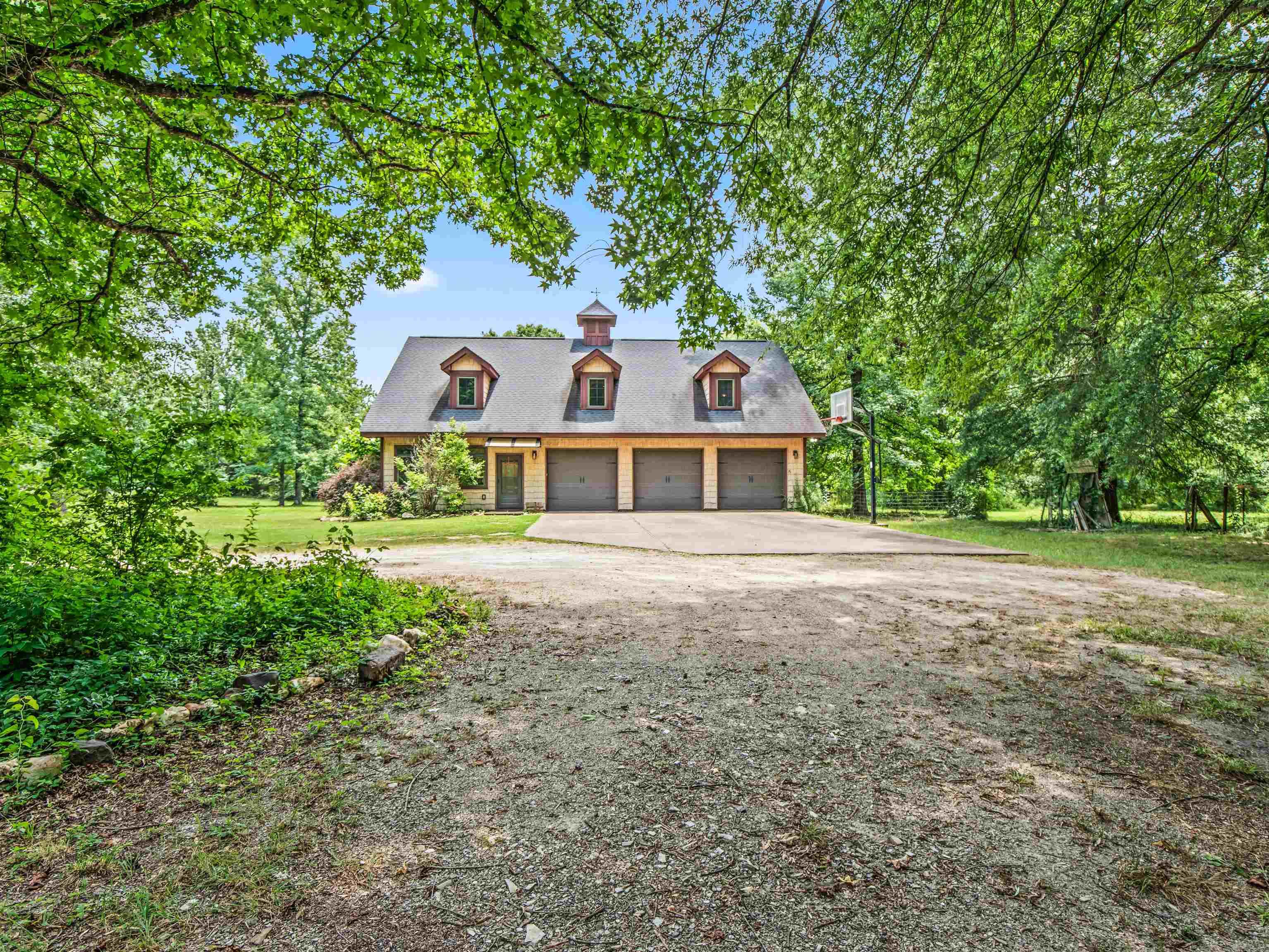 454 Clubhill Jessieville, AR 71949