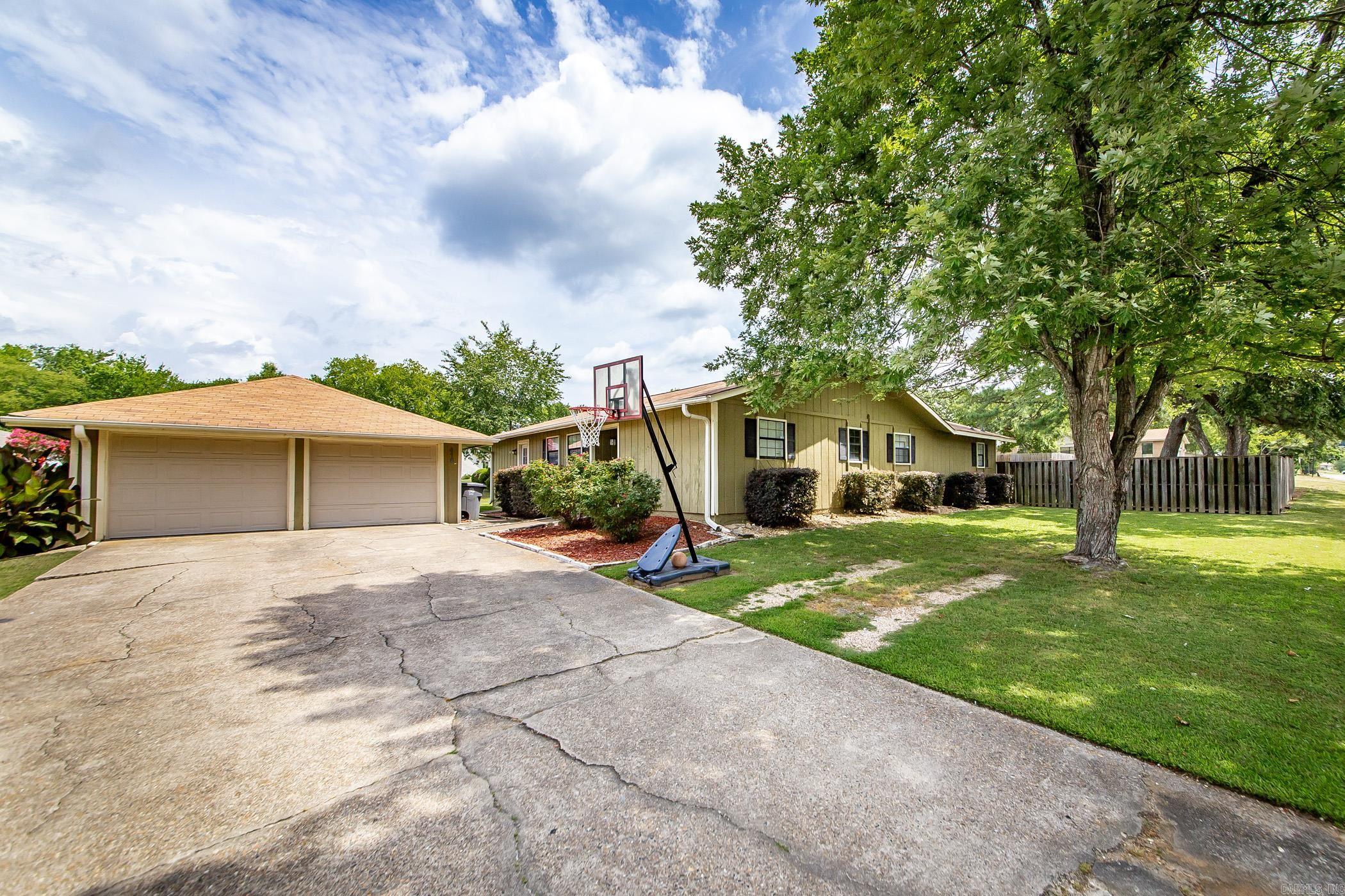 418 Pine Meadows  Hot Springs, AR