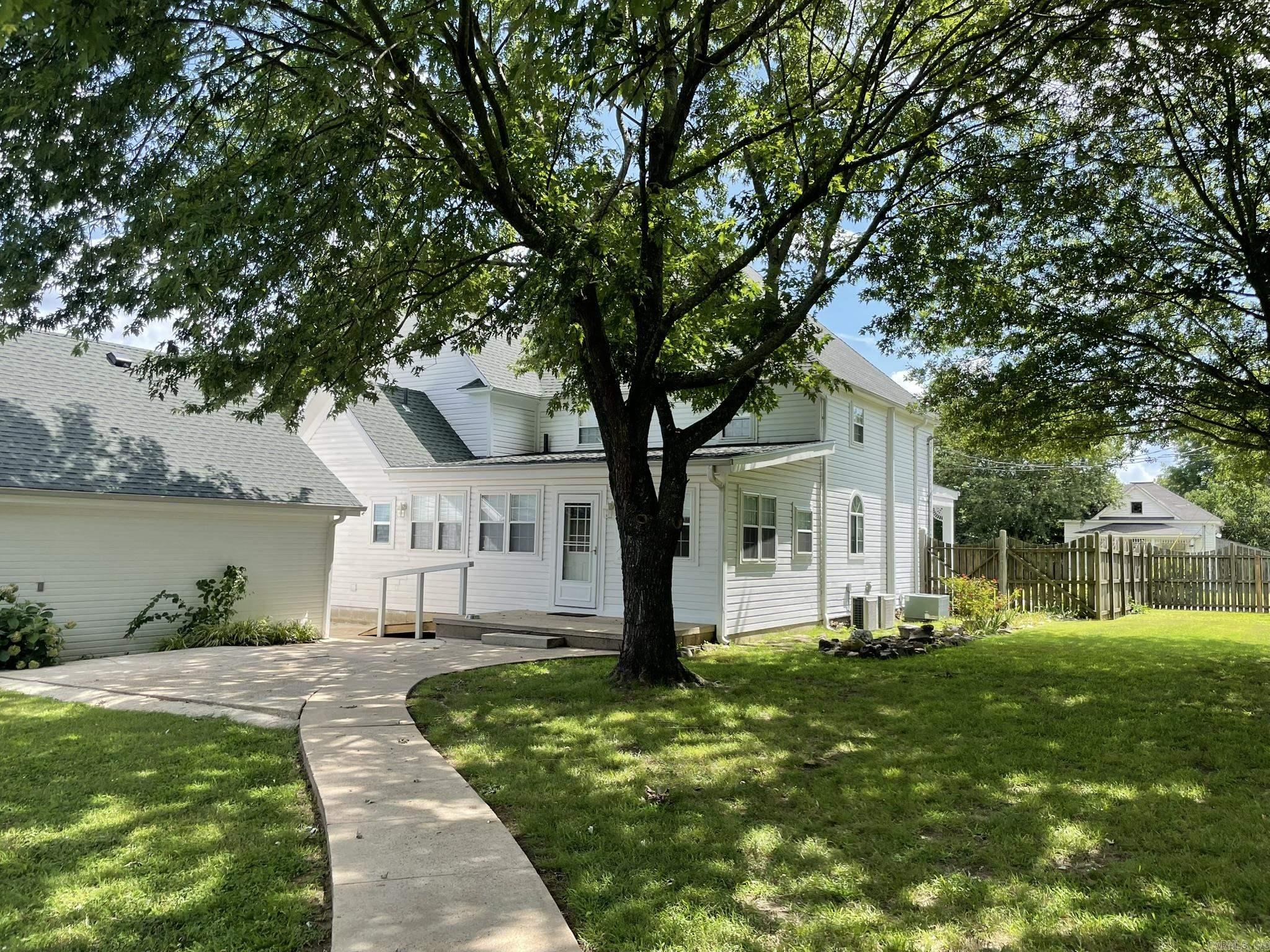 310 Tenth  Mena, AR