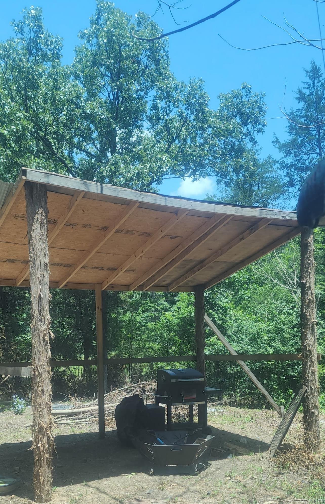 390 cody drive  Clinton, AR