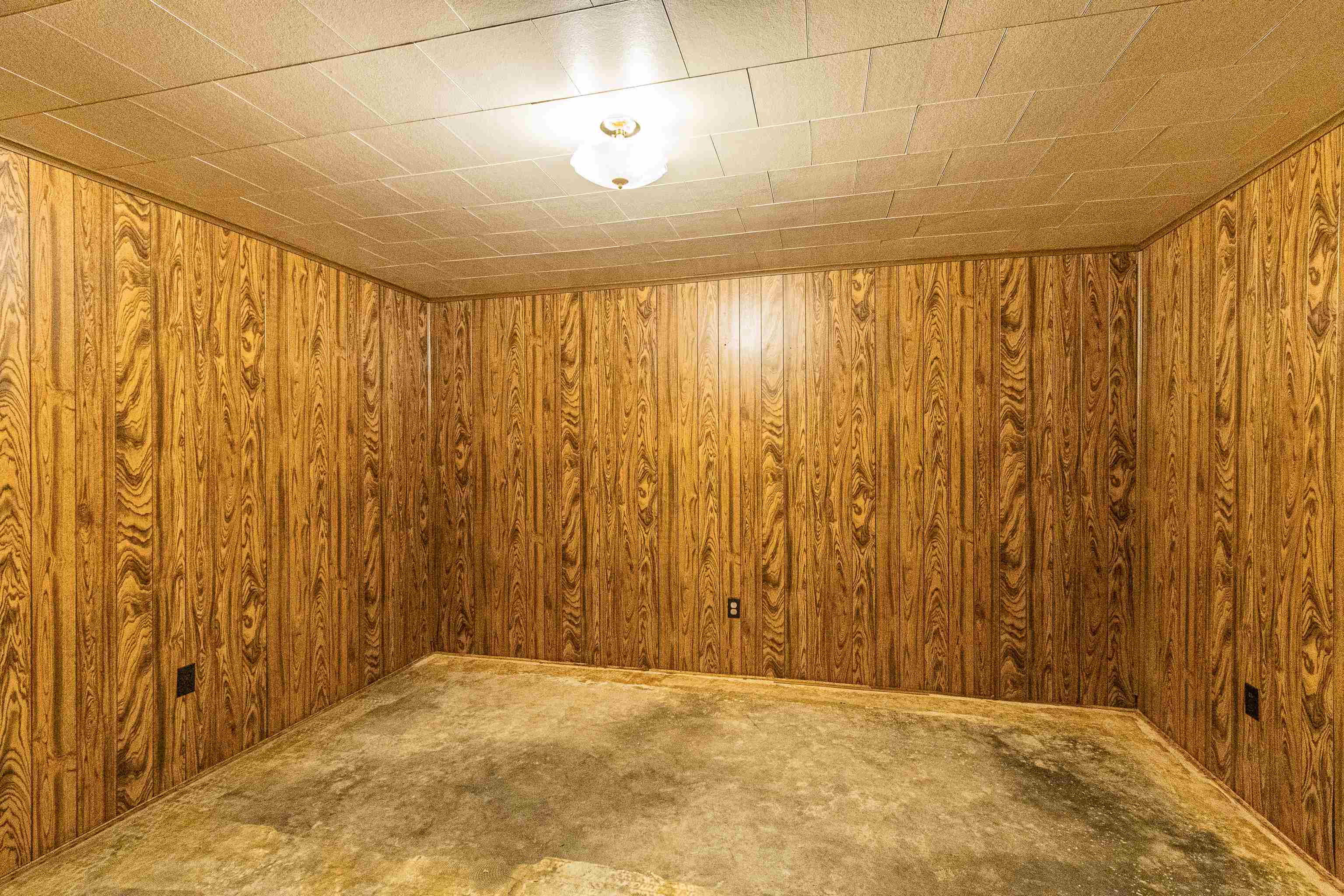 2101 WILDROSE LN  Paragould, AR