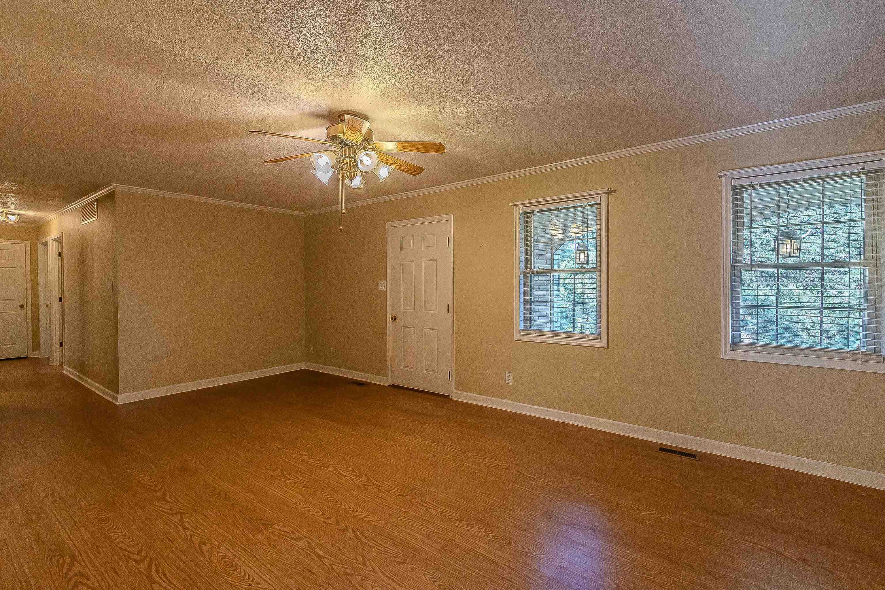 2101 WILDROSE LN  Paragould, AR
