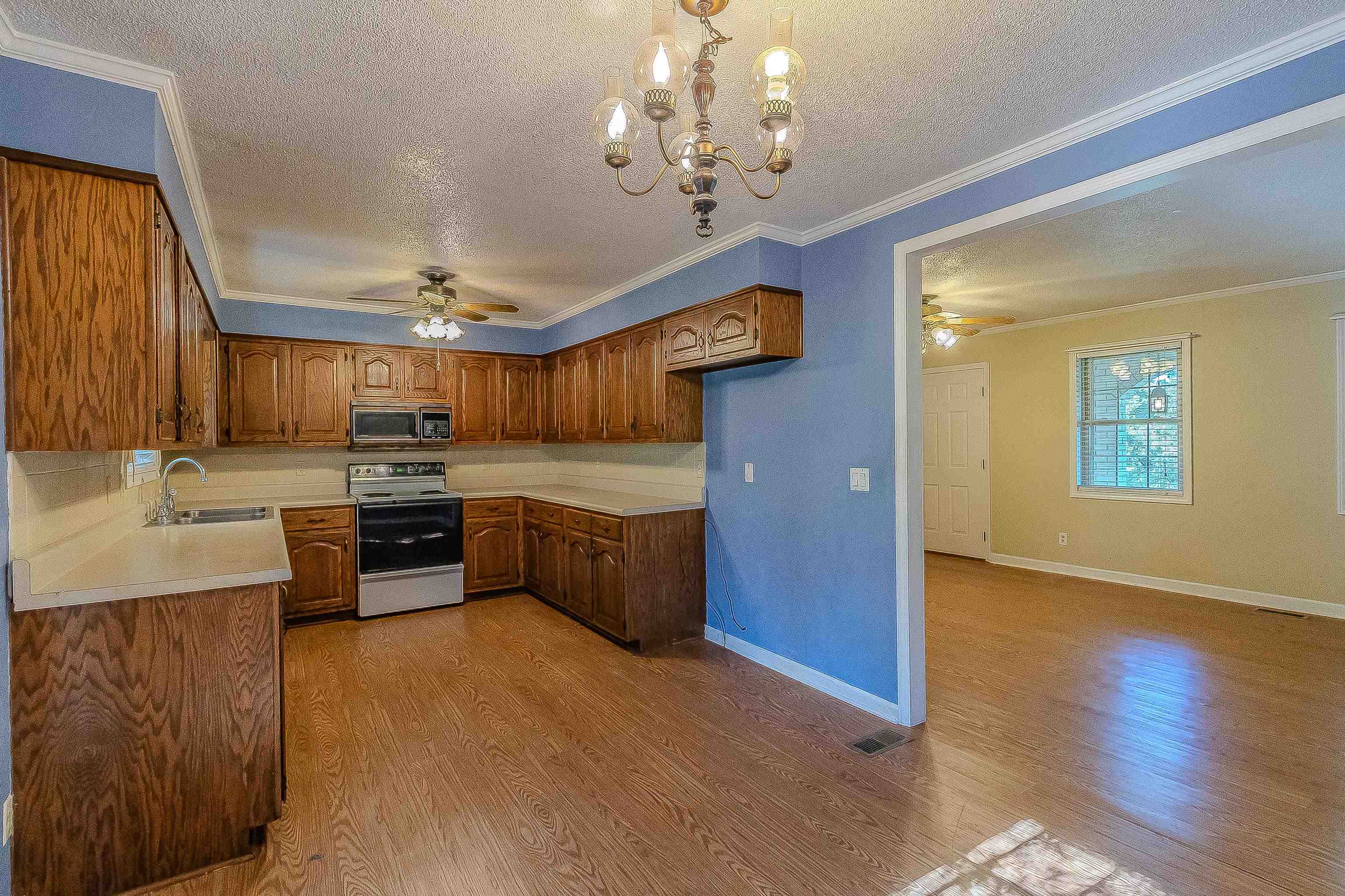 2101 WILDROSE LN  Paragould, AR