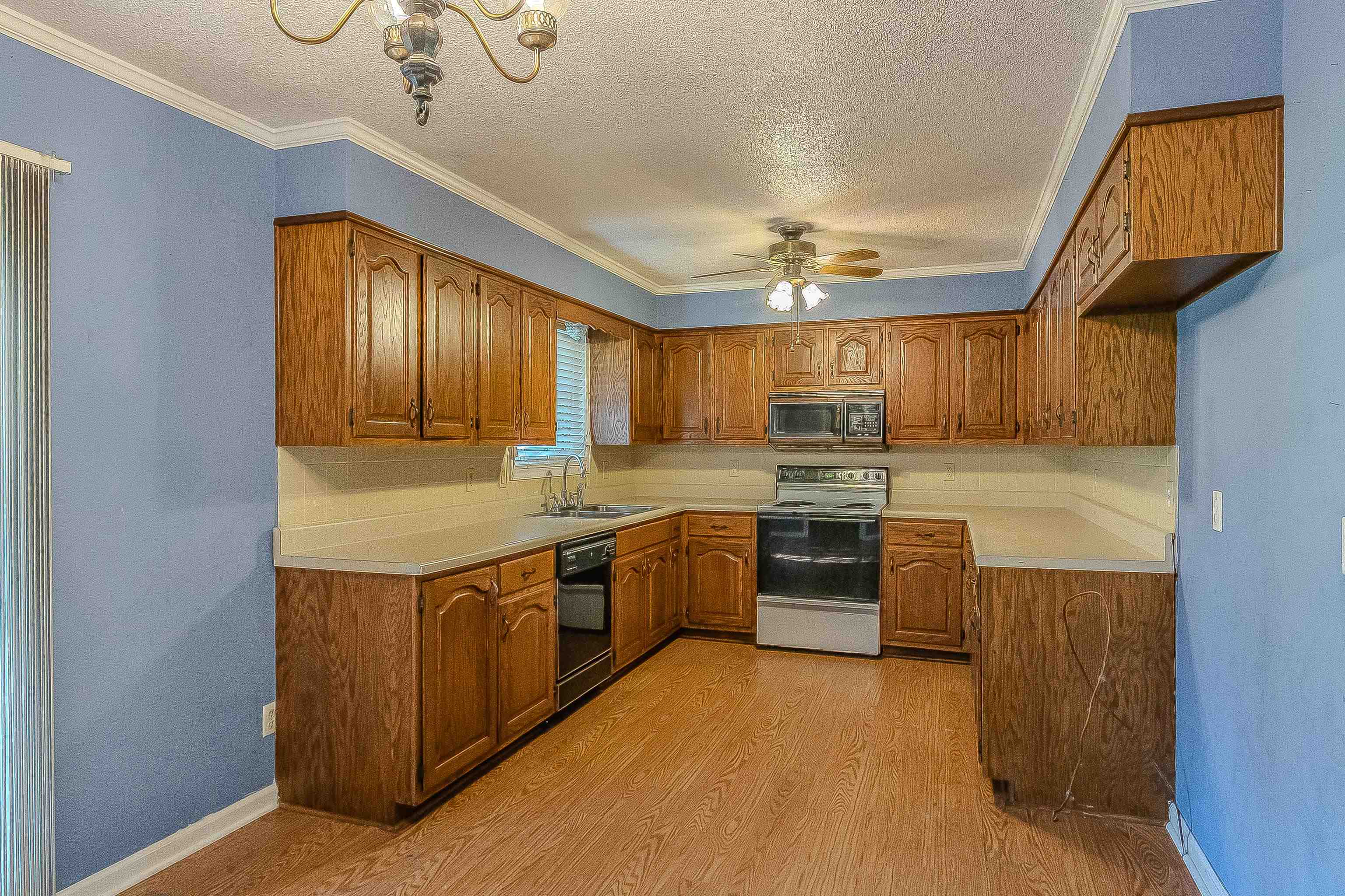 2101 WILDROSE LN  Paragould, AR