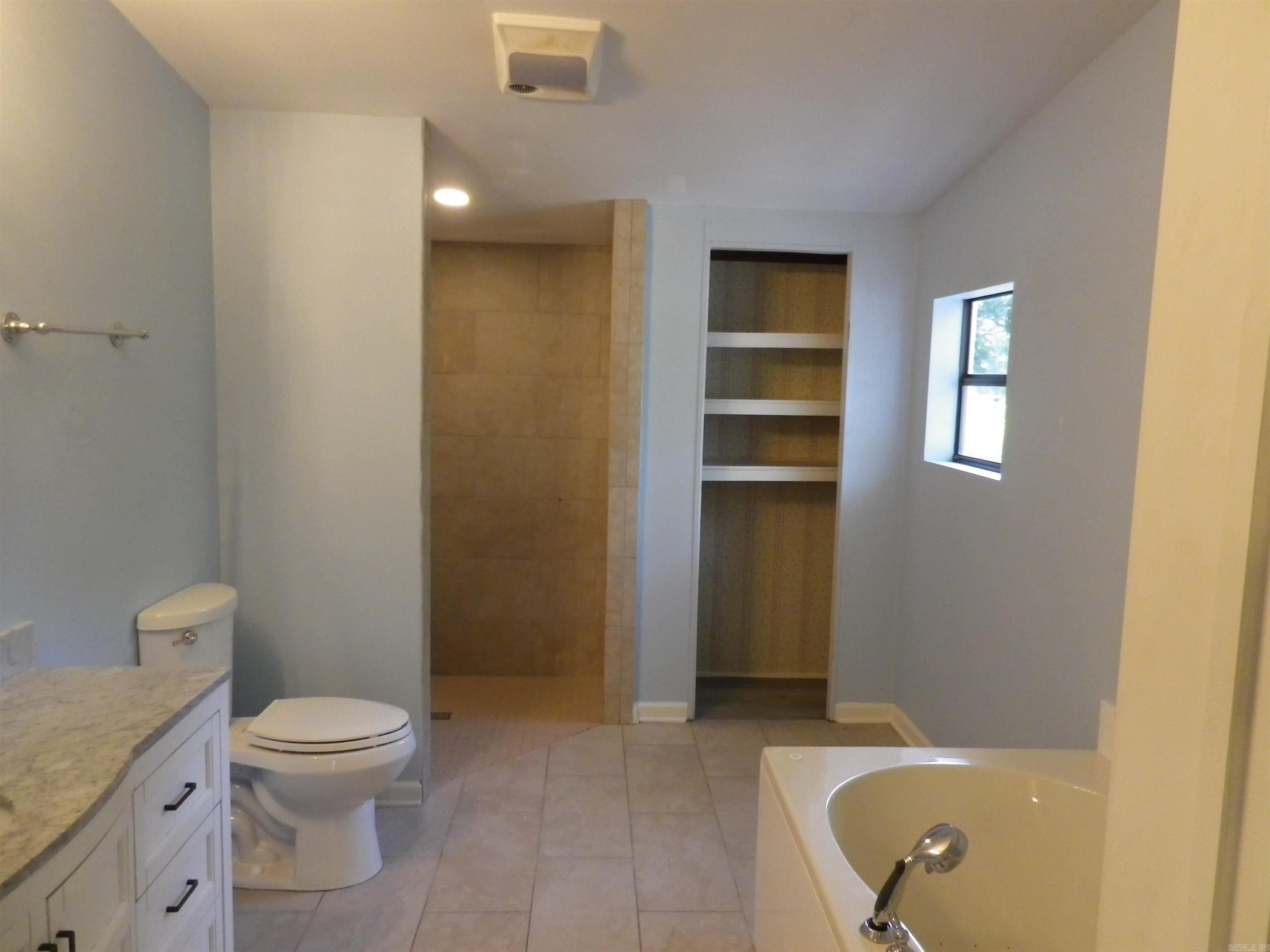 1 ROBIN COVE Greenbrier, AR 72058
