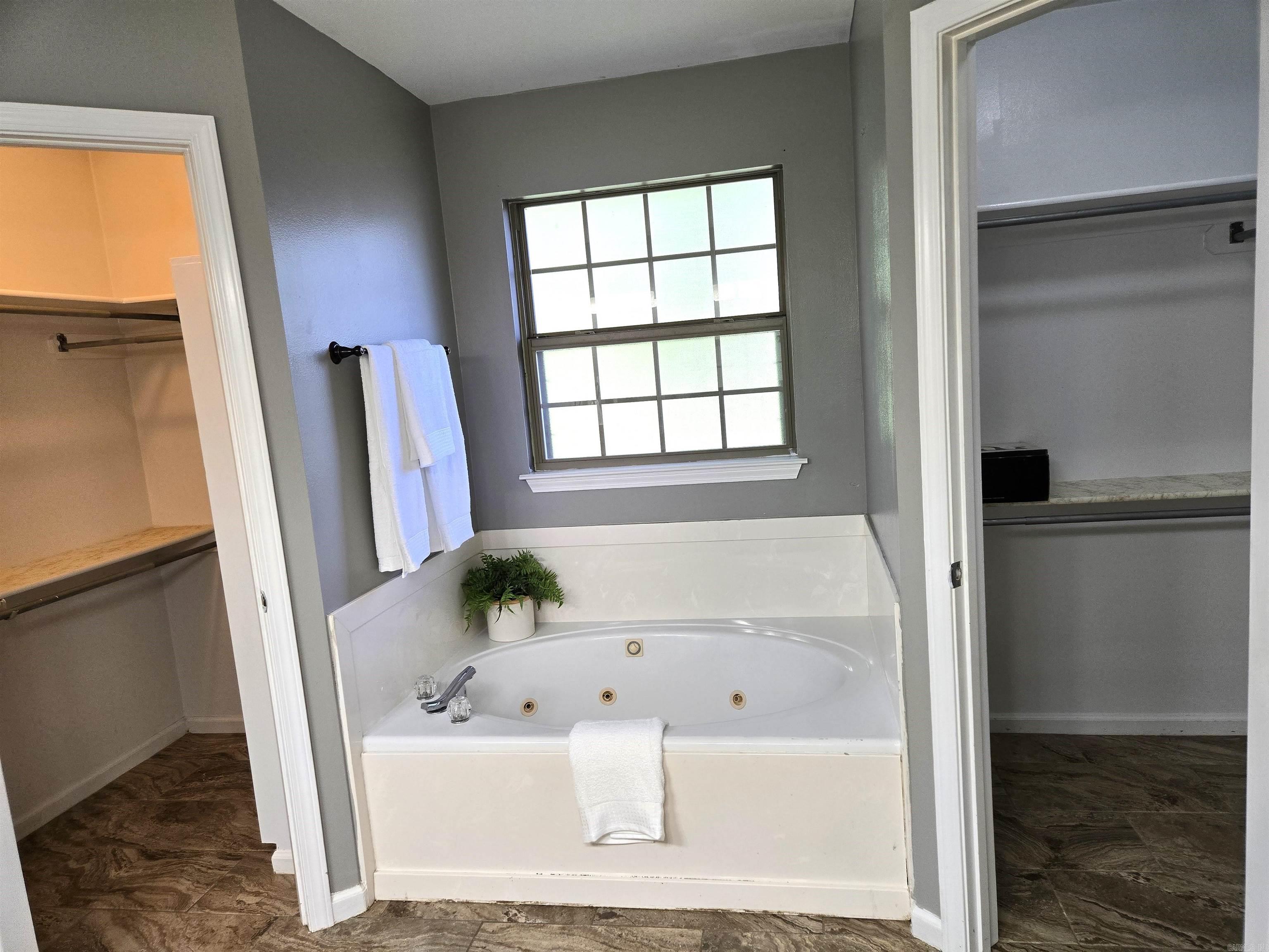 1146 Spring Creek Benton, AR 72015