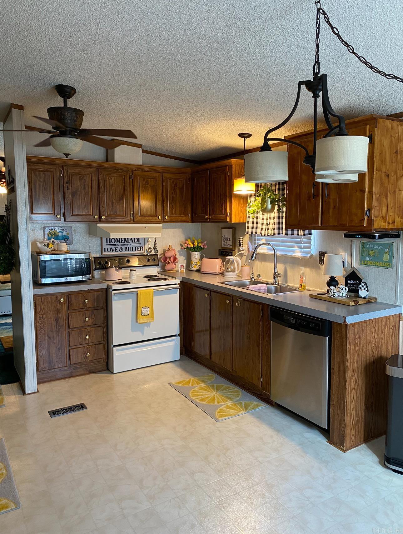 17300 Cabes Point  Alexander, AR