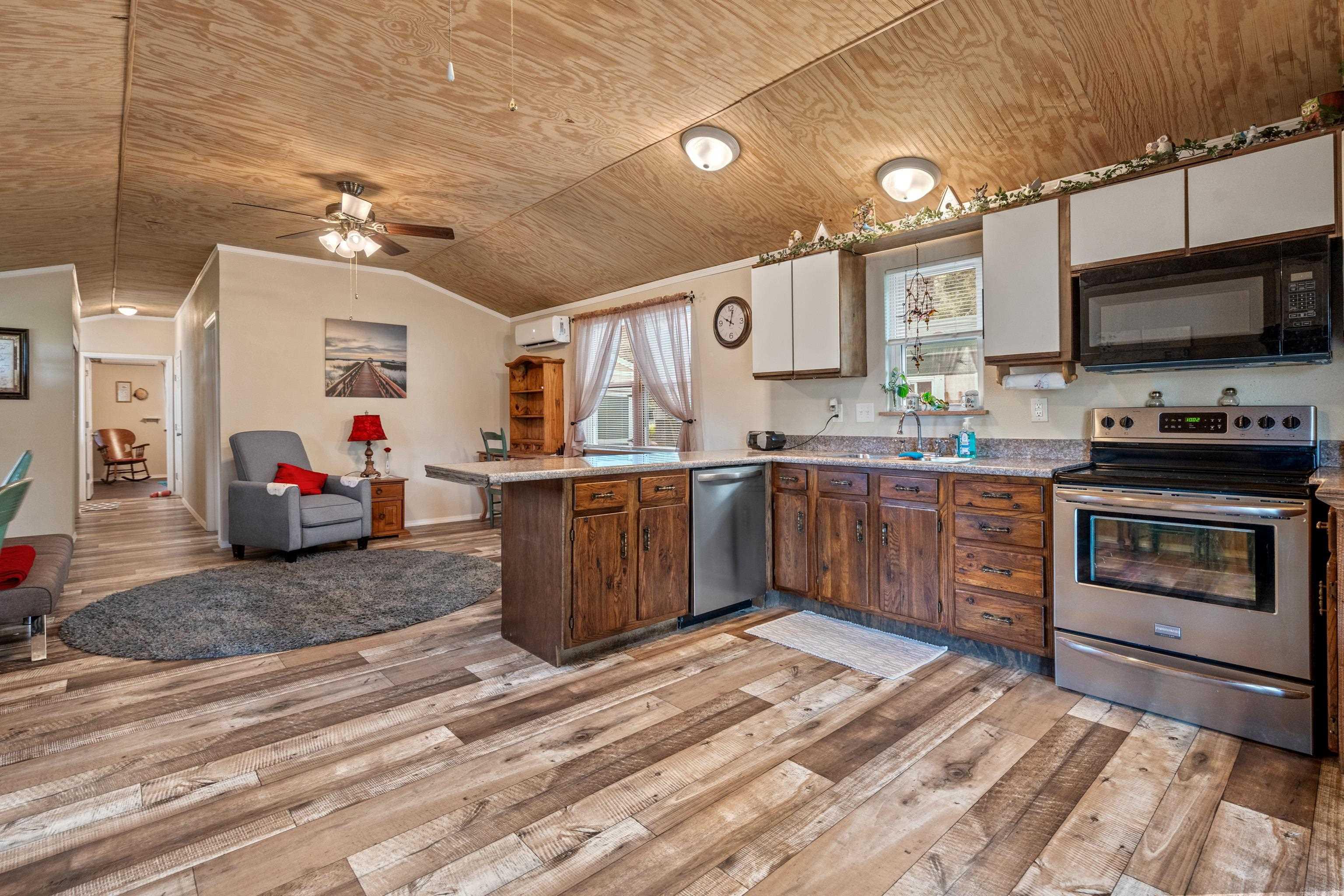 1976 Highway 70  Bonnerdale, AR