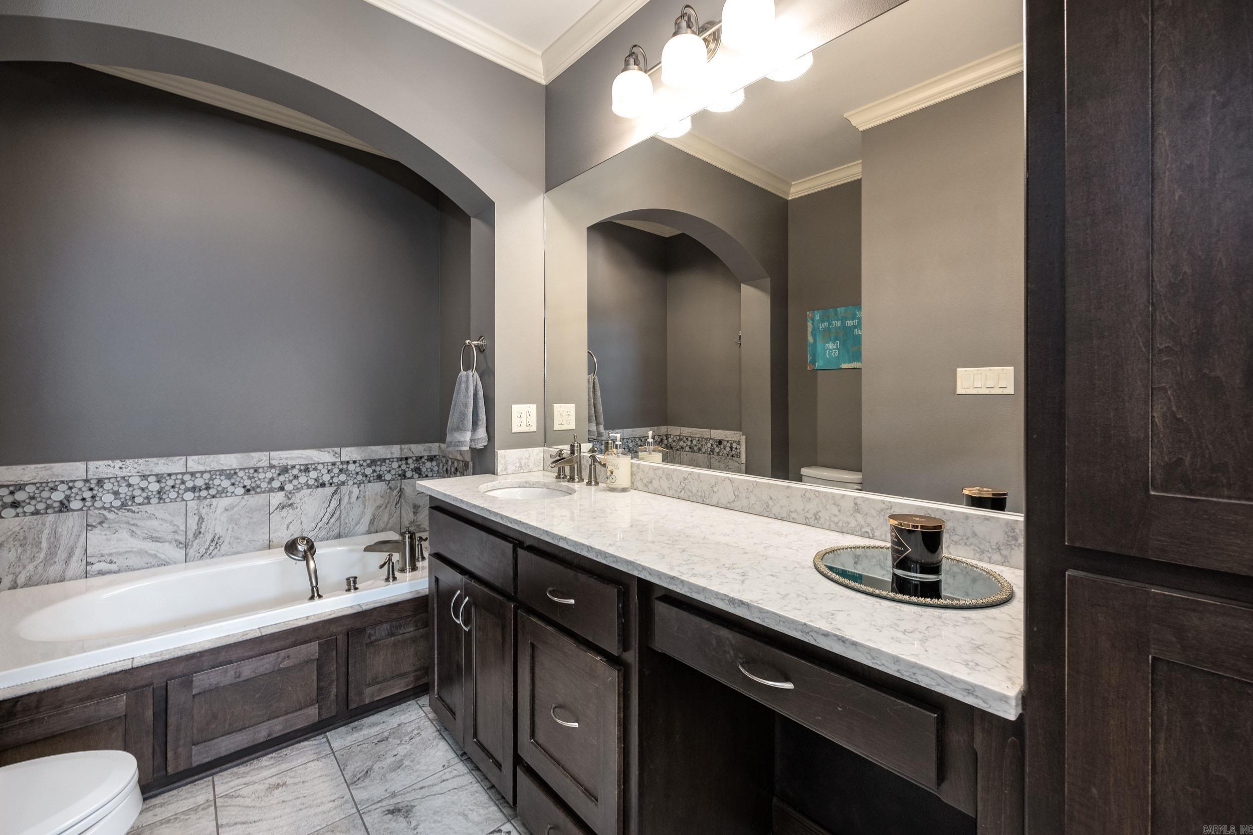 7325 Palm Beach  Benton, AR
