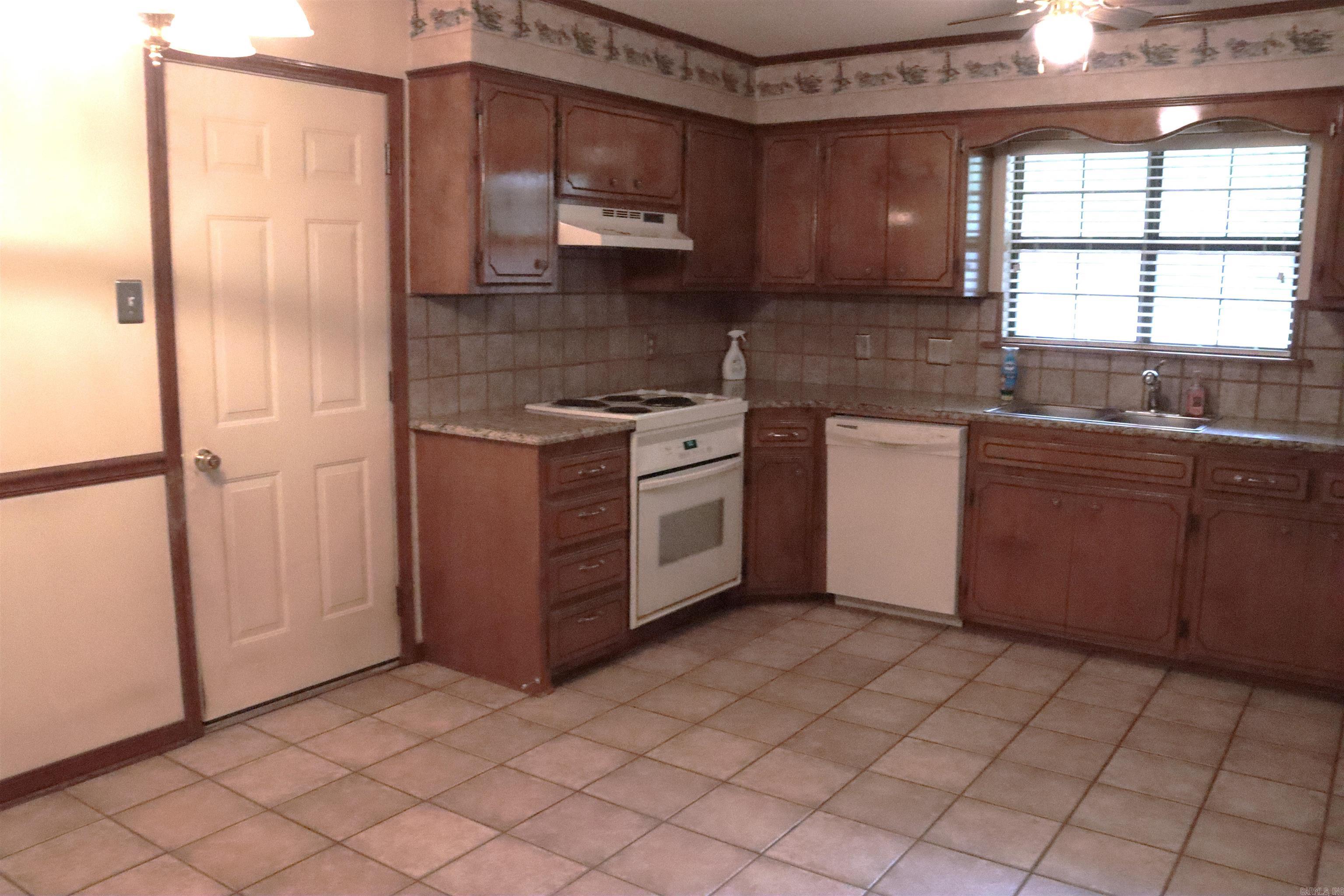 9 Oak Ridge Drive  Maumelle, AR