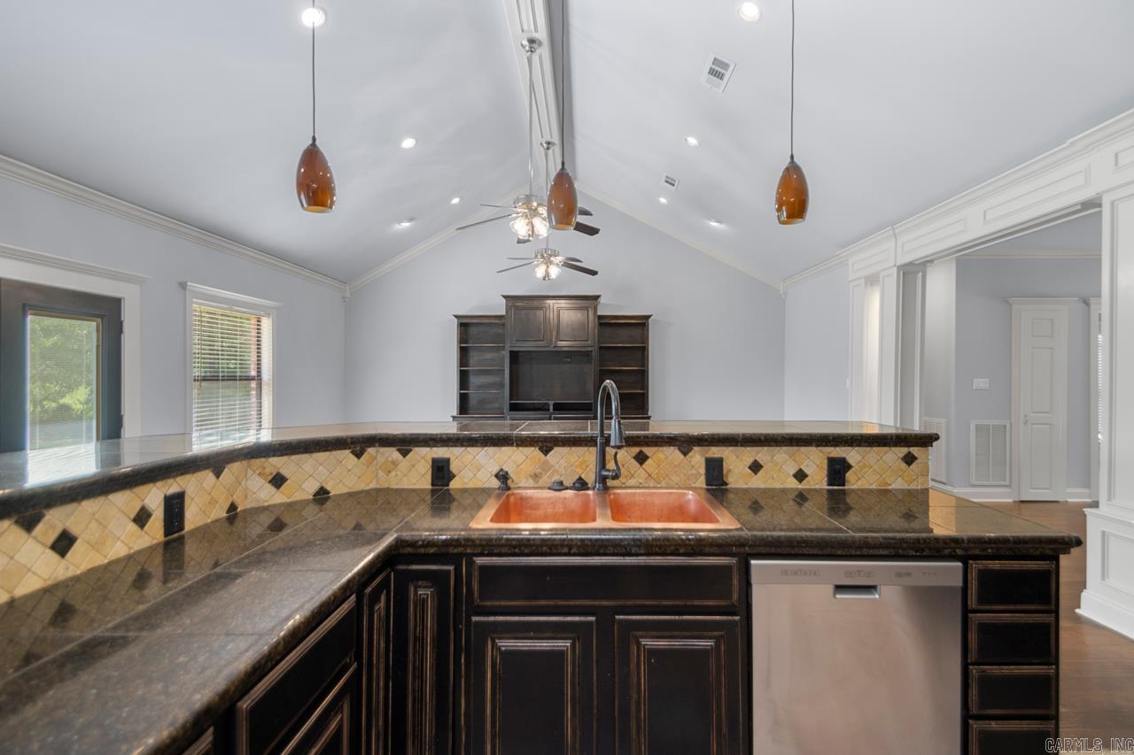 4051 Whitney Lane Benton, AR 72019