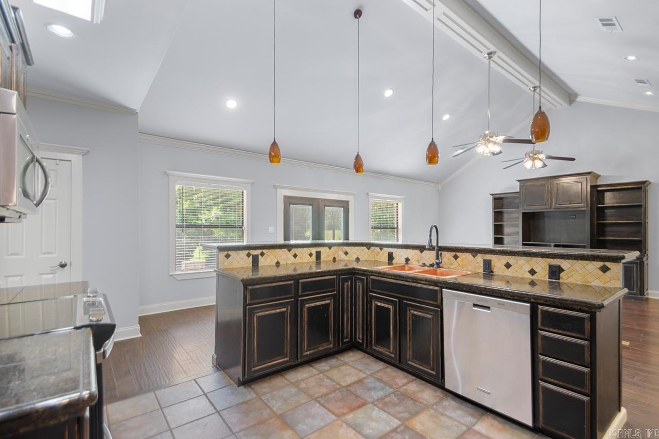 4051 Whitney Lane Benton, AR 72019