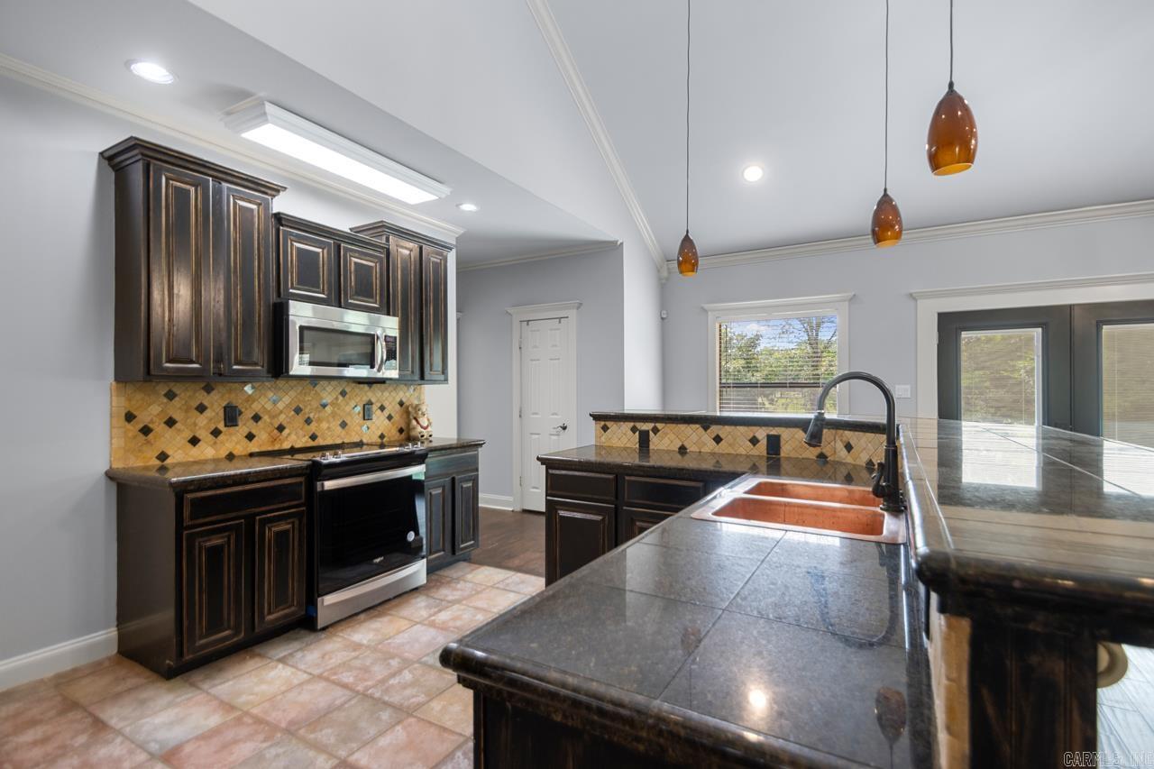 4051 Whitney Lane Benton, AR 72019