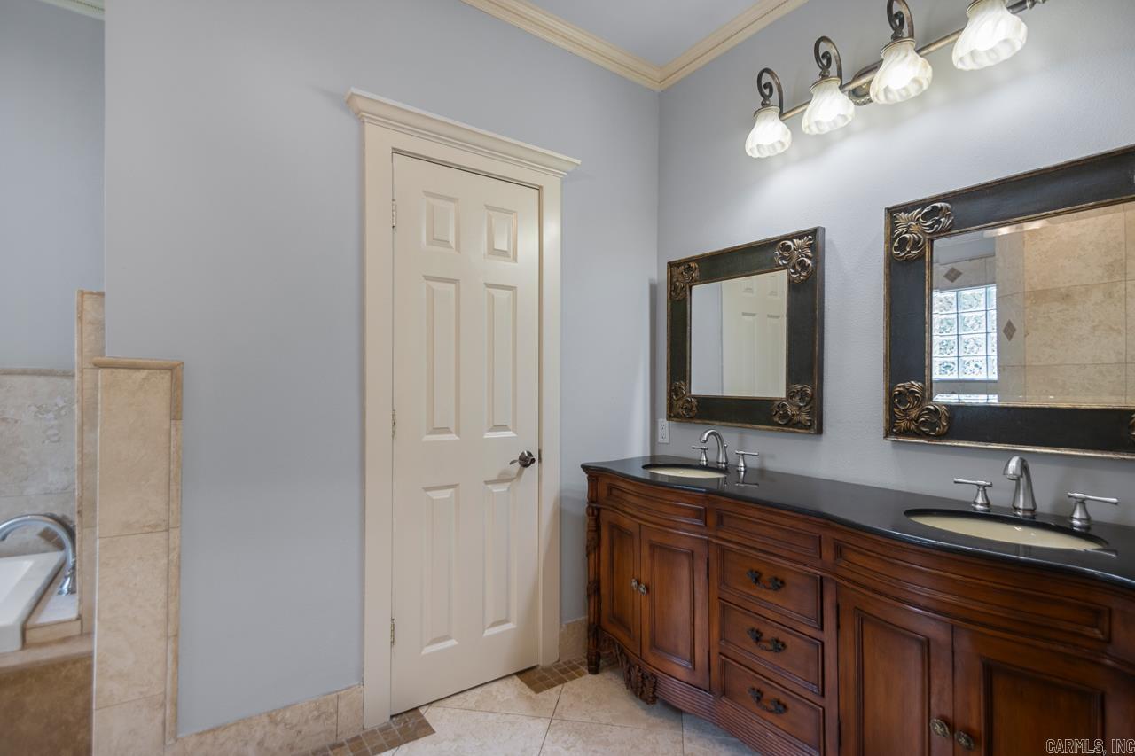 4051 Whitney Lane Benton, AR 72019