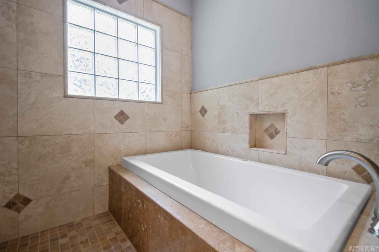 4051 Whitney Lane Benton, AR 72019