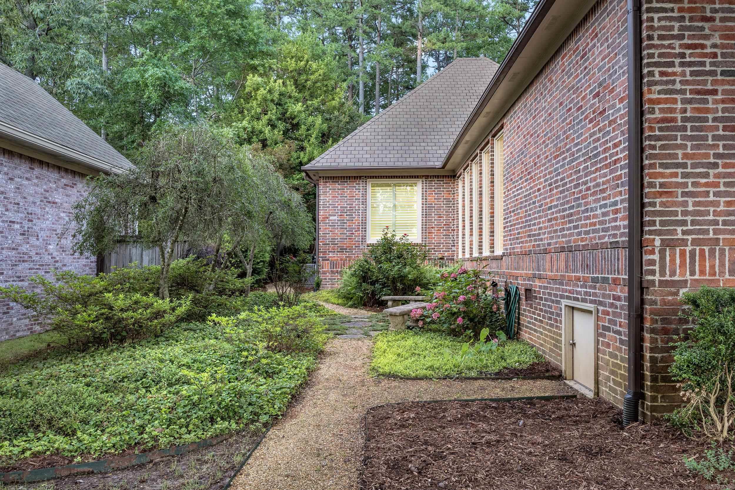 42 Avignon  Little Rock, AR