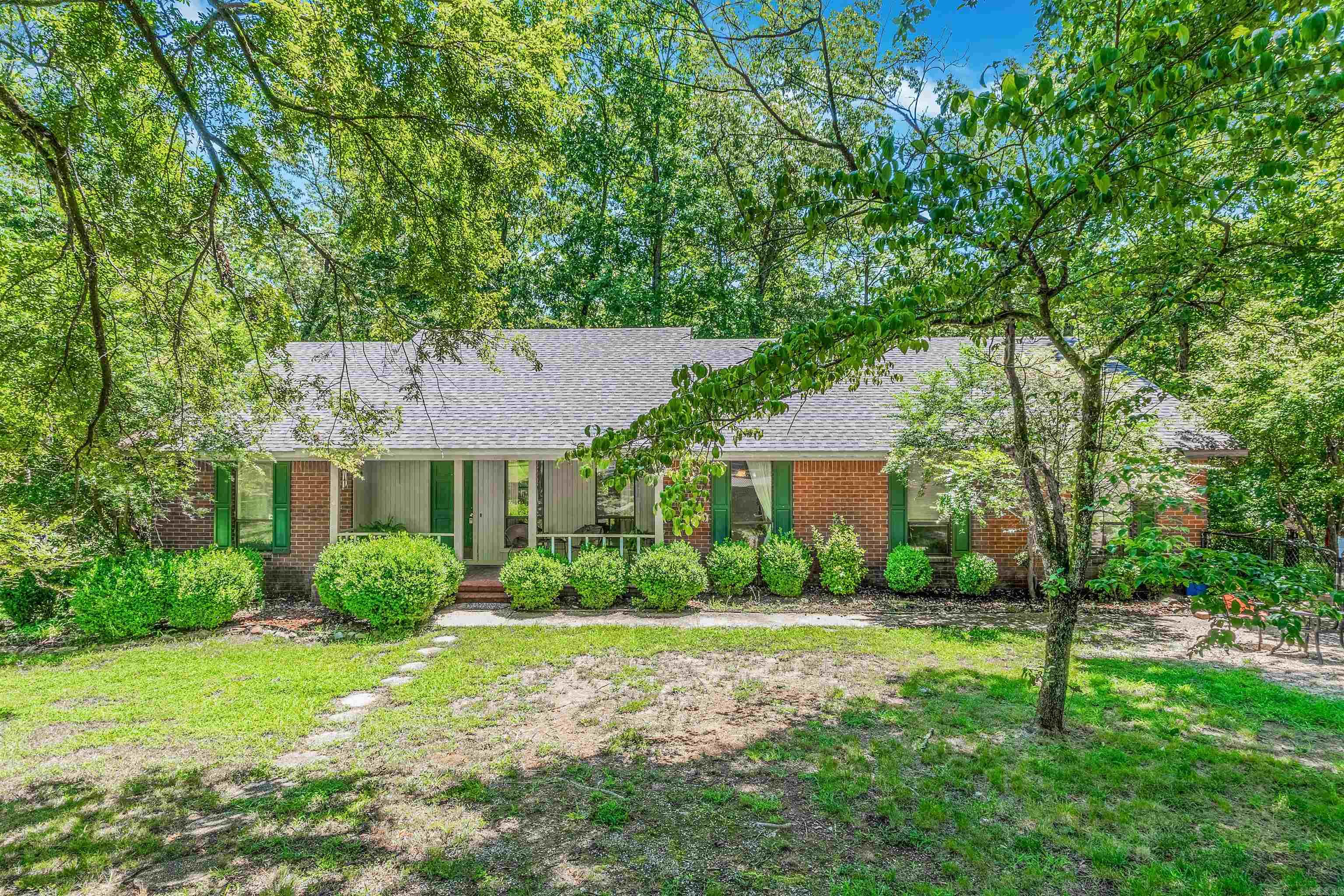 138 Yellowpine  Hot Springs, AR