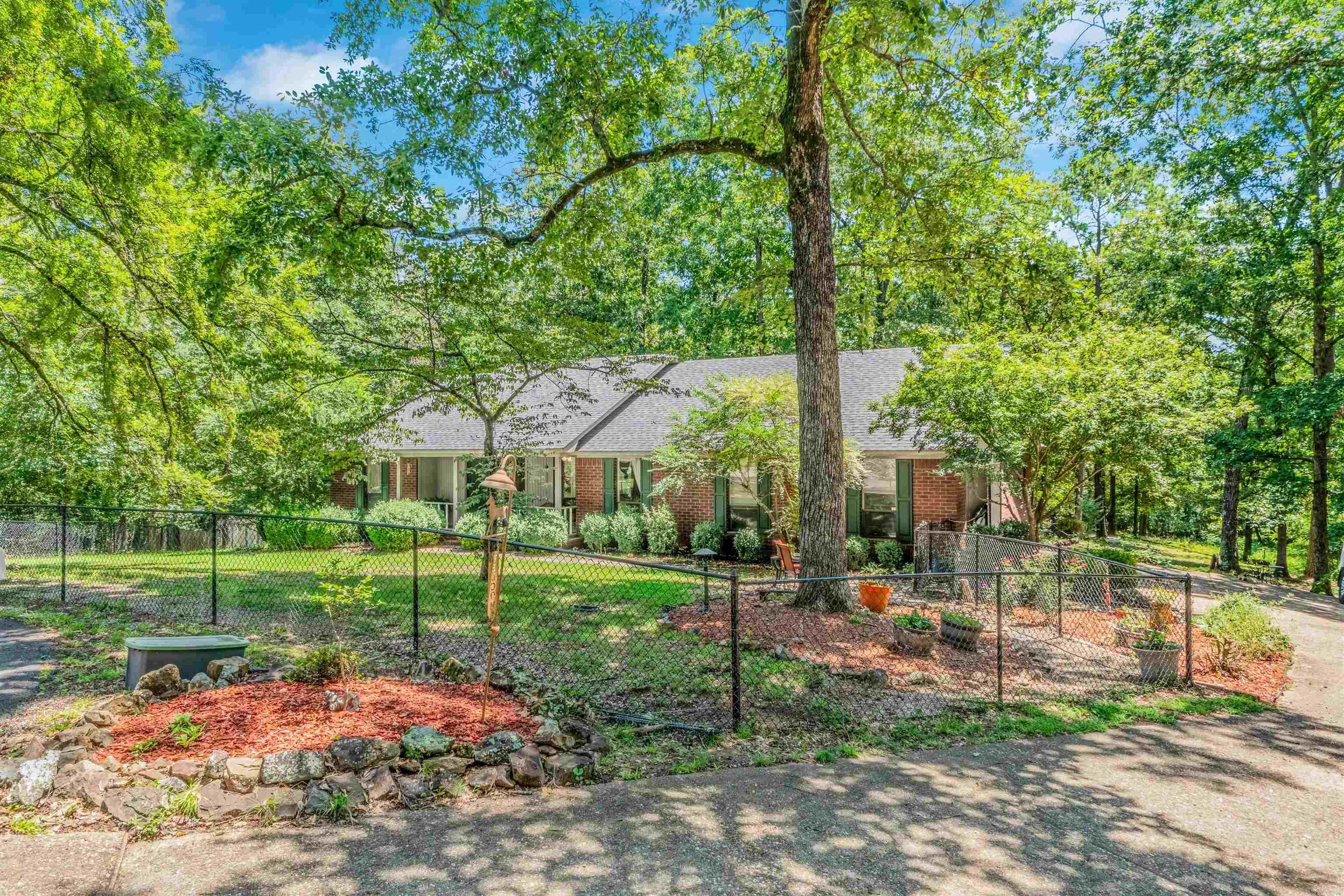 138 Yellowpine  Hot Springs, AR