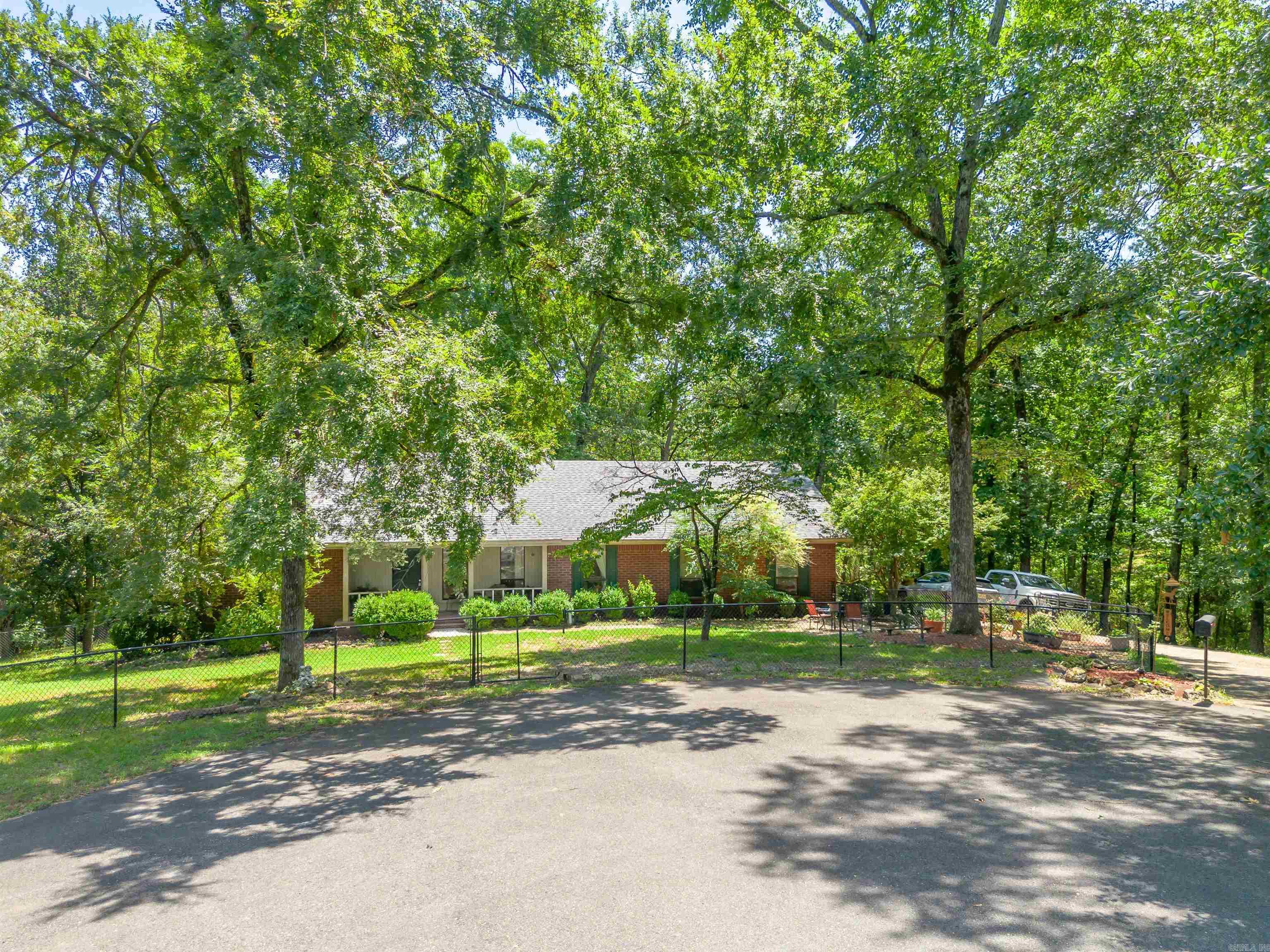 138 Yellowpine  Hot Springs, AR