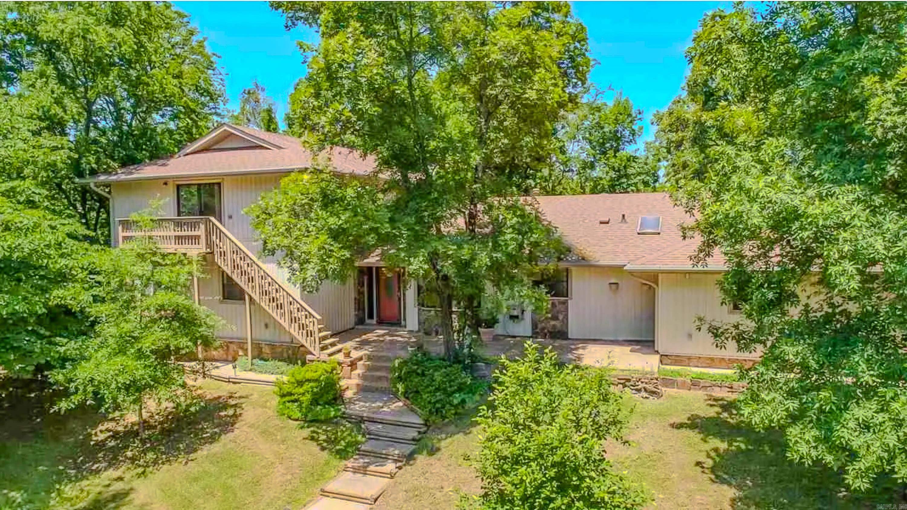 1118 E Carmichael Rd