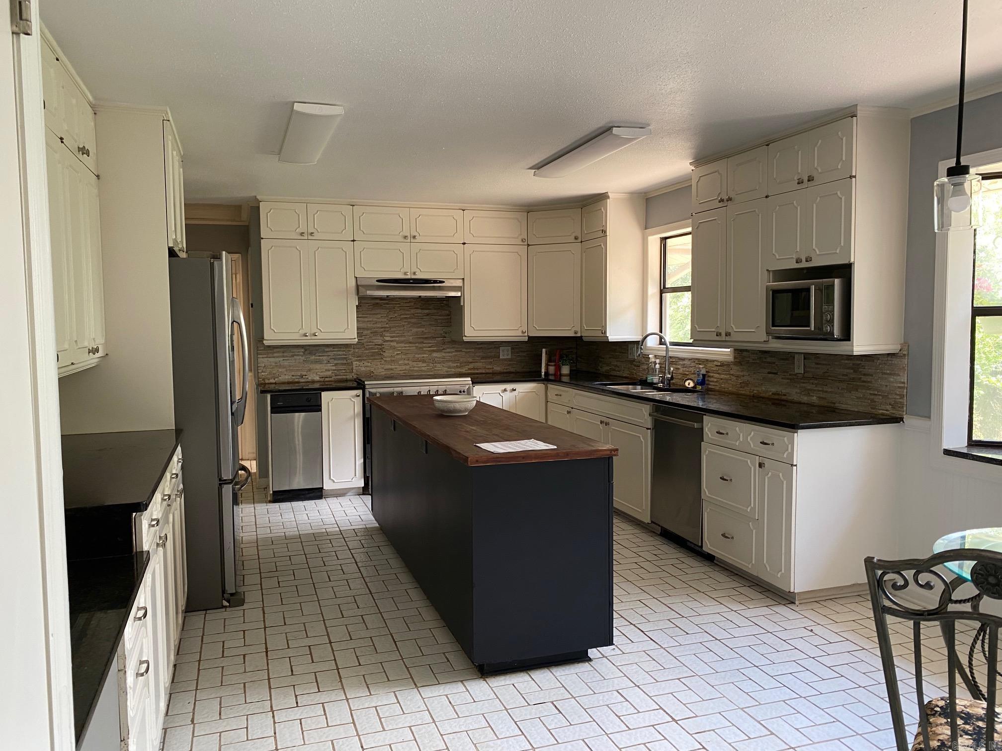 1118 E Carmichael Rd  Cabot, AR