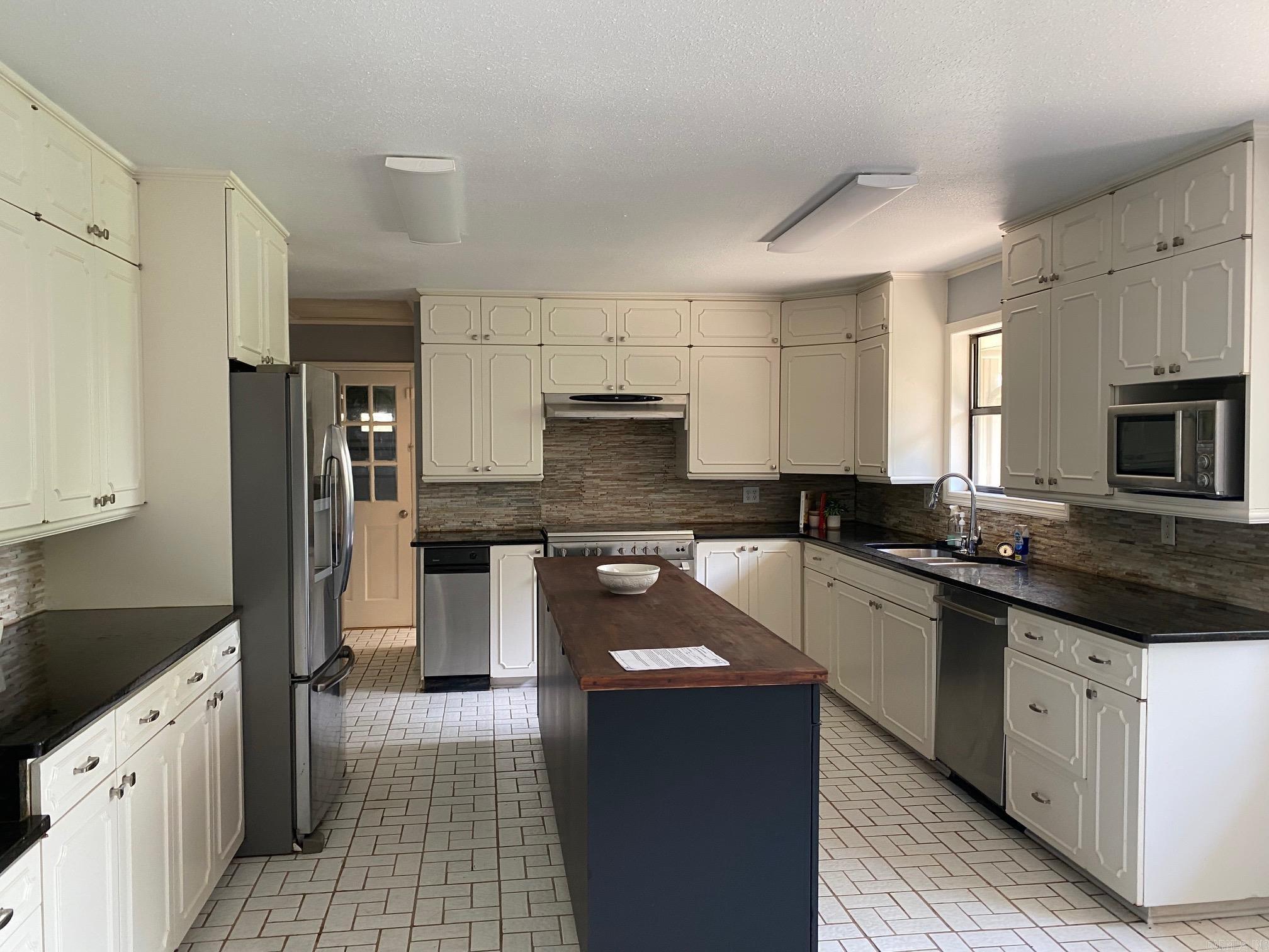 1118 E Carmichael Rd  Cabot, AR
