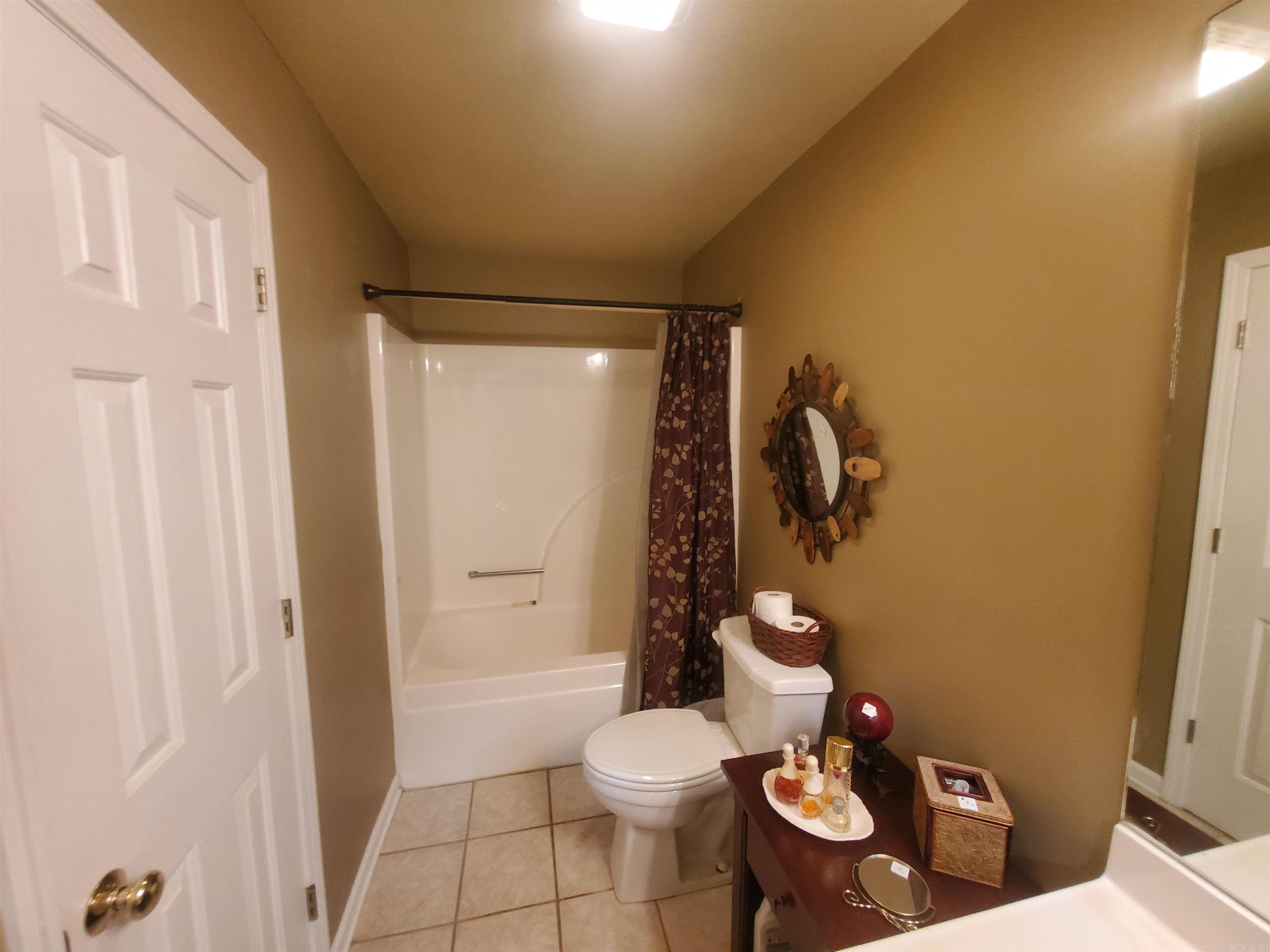 2590 W North  Piggott, AR