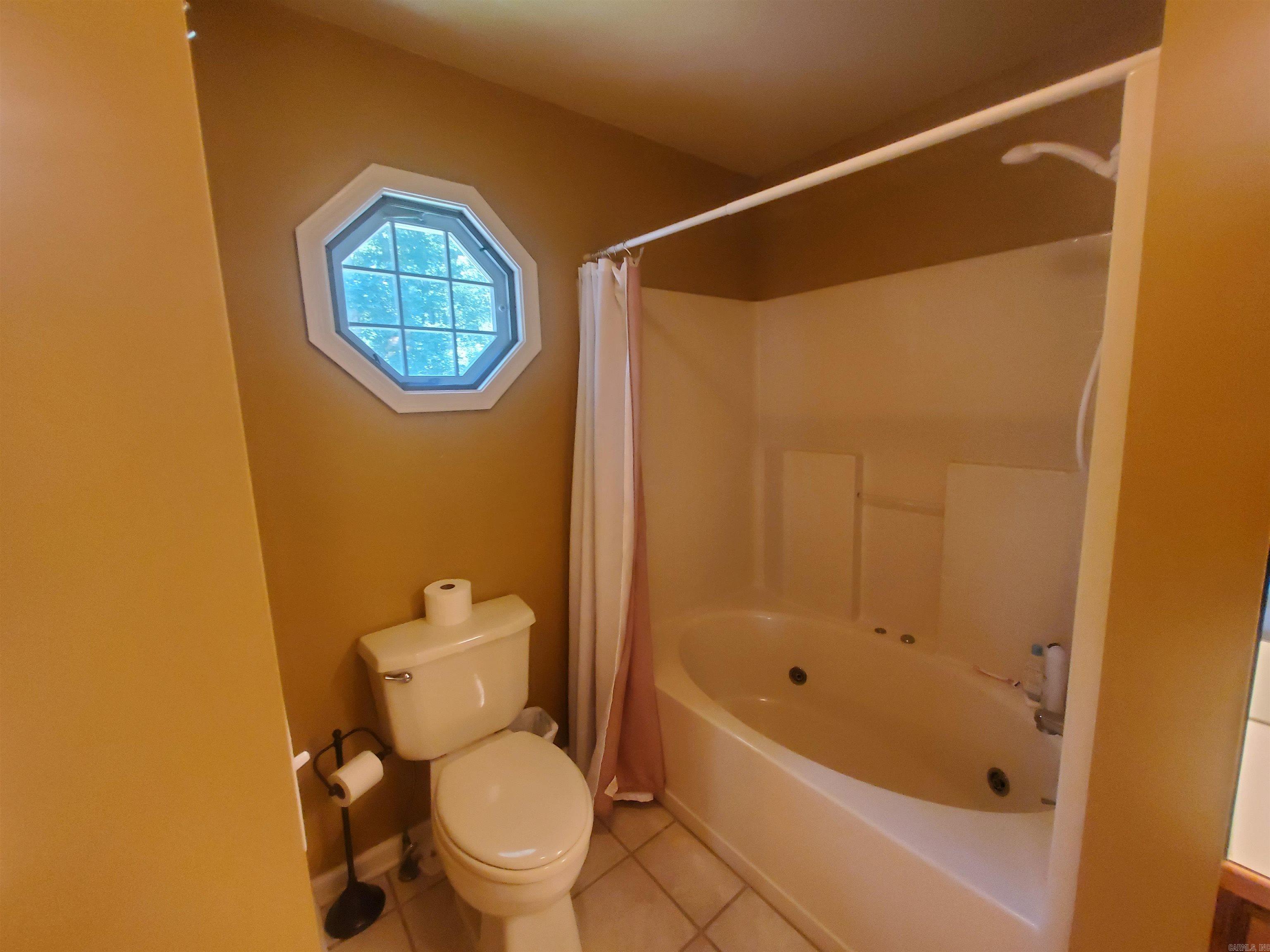 2590 W North  Piggott, AR