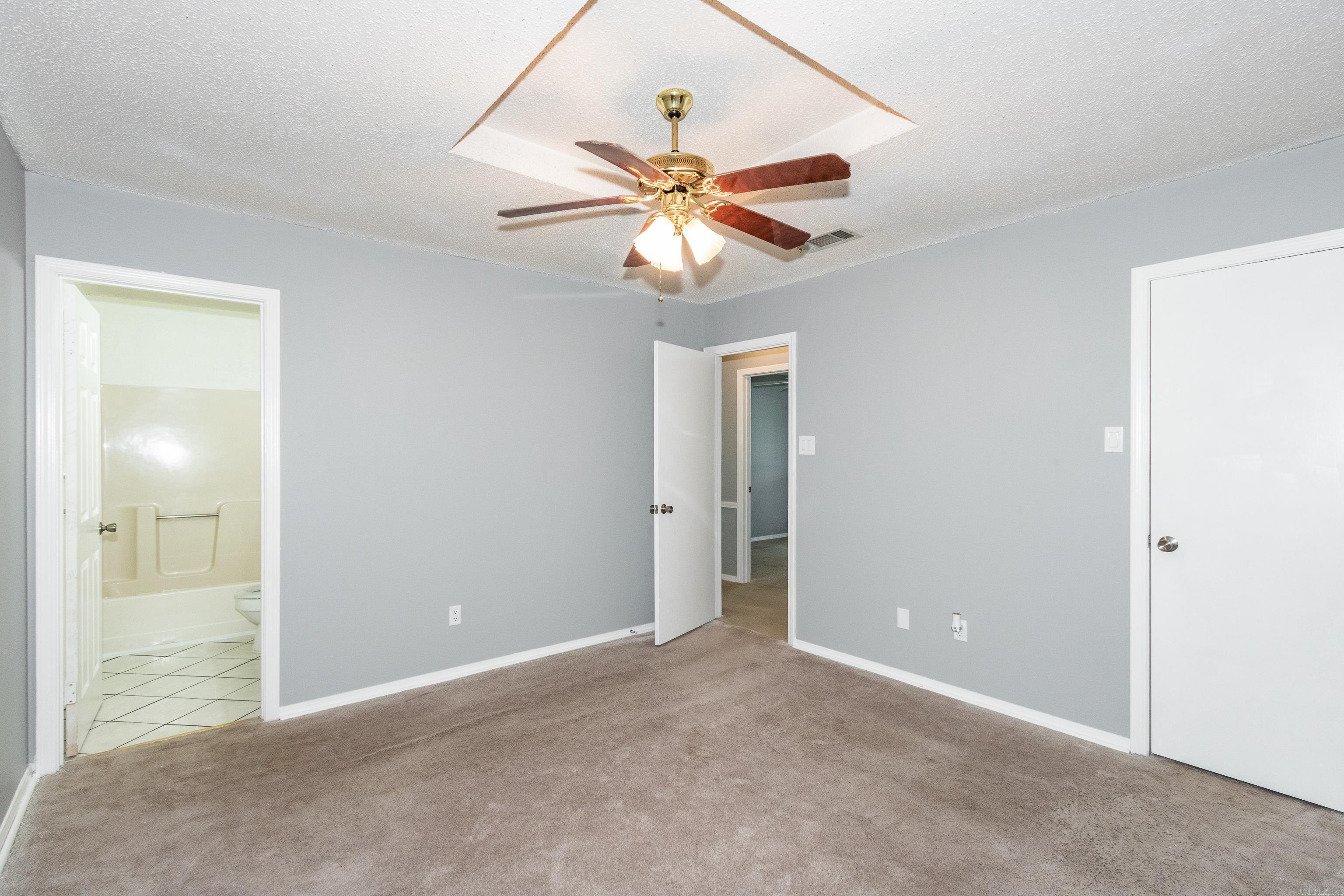 8 Redleaf Circle  Little Rock, AR