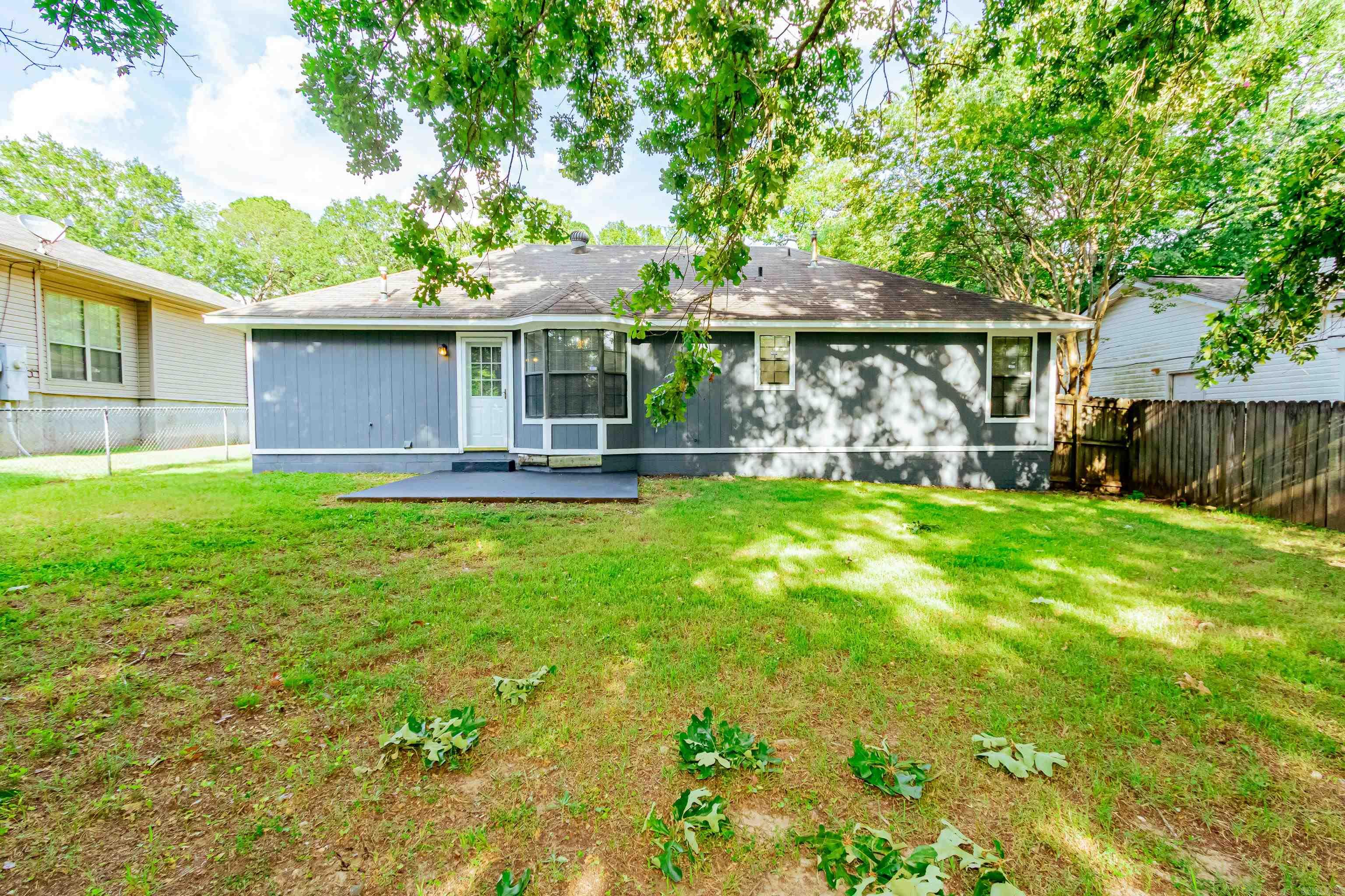 8 Redleaf Circle  Little Rock, AR
